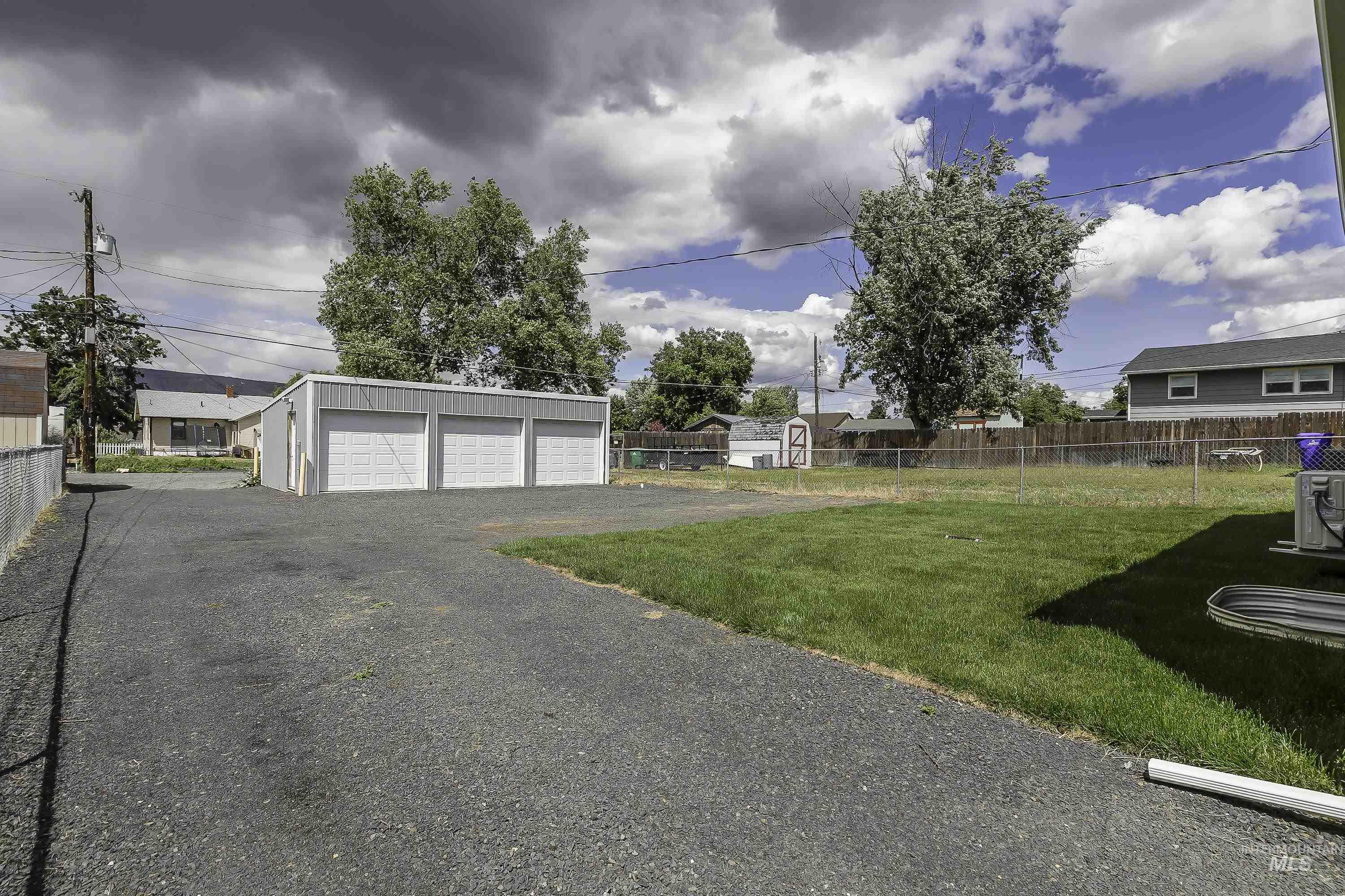 1215 16th Ave, Lewiston, Idaho 83501, 4 Bedrooms, 1.5 Bathrooms, Residential For Sale, Price $347,900,MLS 98989745