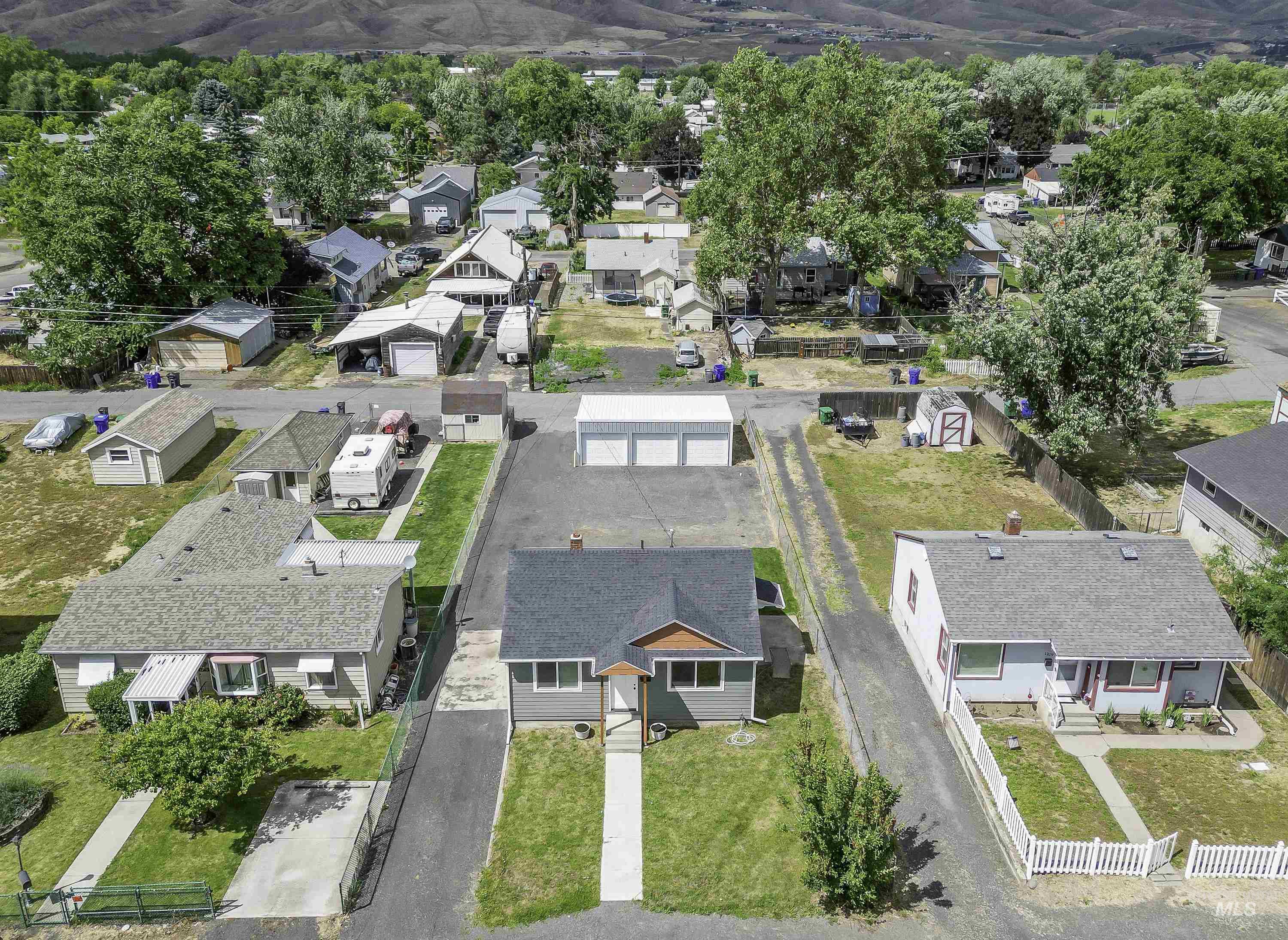 1215 16th Ave, Lewiston, Idaho 83501, 4 Bedrooms, 1.5 Bathrooms, Residential For Sale, Price $349,900,MLS 98989745