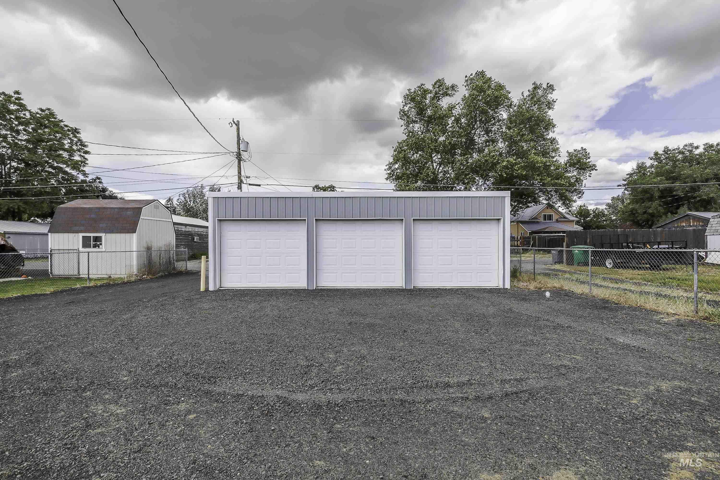 1215 16th Ave, Lewiston, Idaho 83501, 4 Bedrooms, 1.5 Bathrooms, Residential For Sale, Price $347,900,MLS 98989745