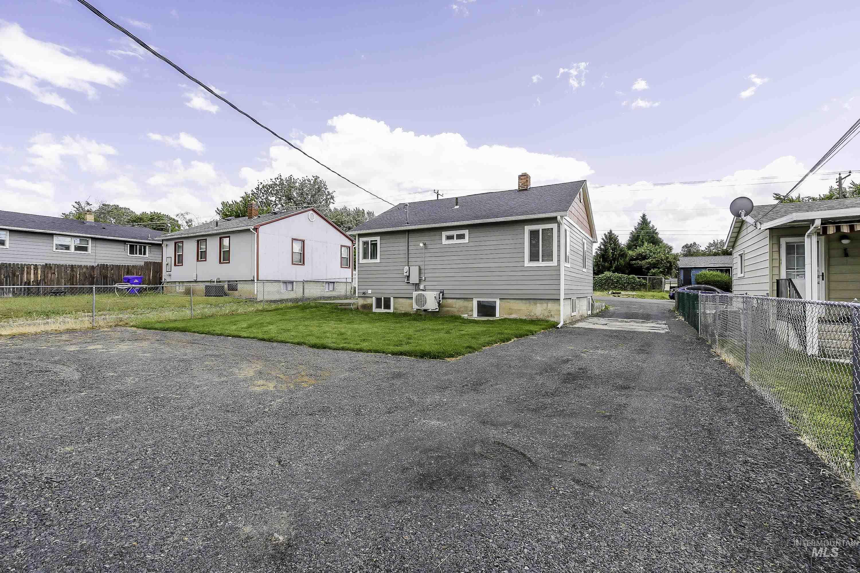1215 16th Ave, Lewiston, Idaho 83501, 4 Bedrooms, 1.5 Bathrooms, Residential For Sale, Price $347,900,MLS 98989745