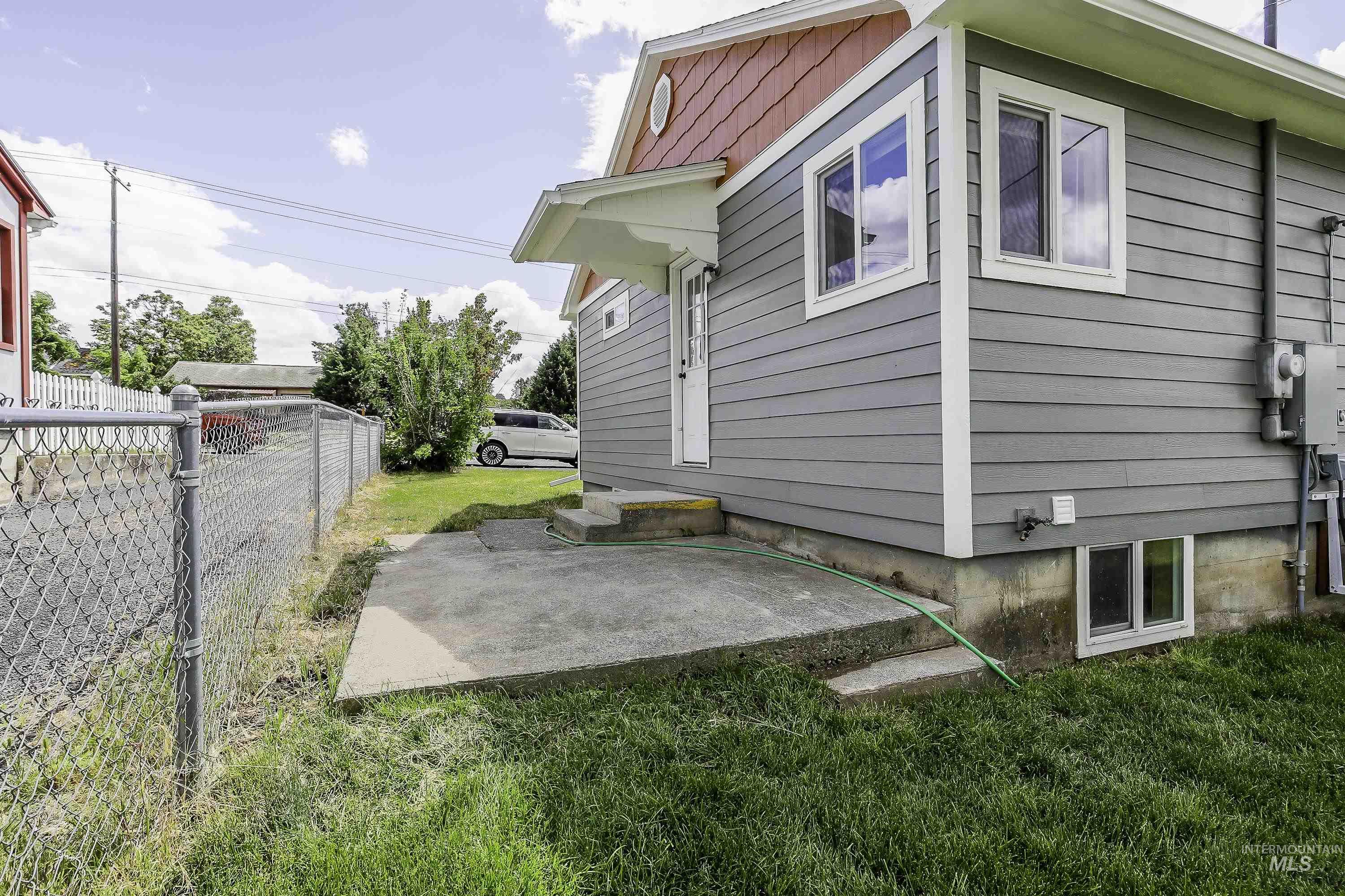 1215 16th Ave, Lewiston, Idaho 83501, 4 Bedrooms, 1.5 Bathrooms, Residential For Sale, Price $347,900,MLS 98989745