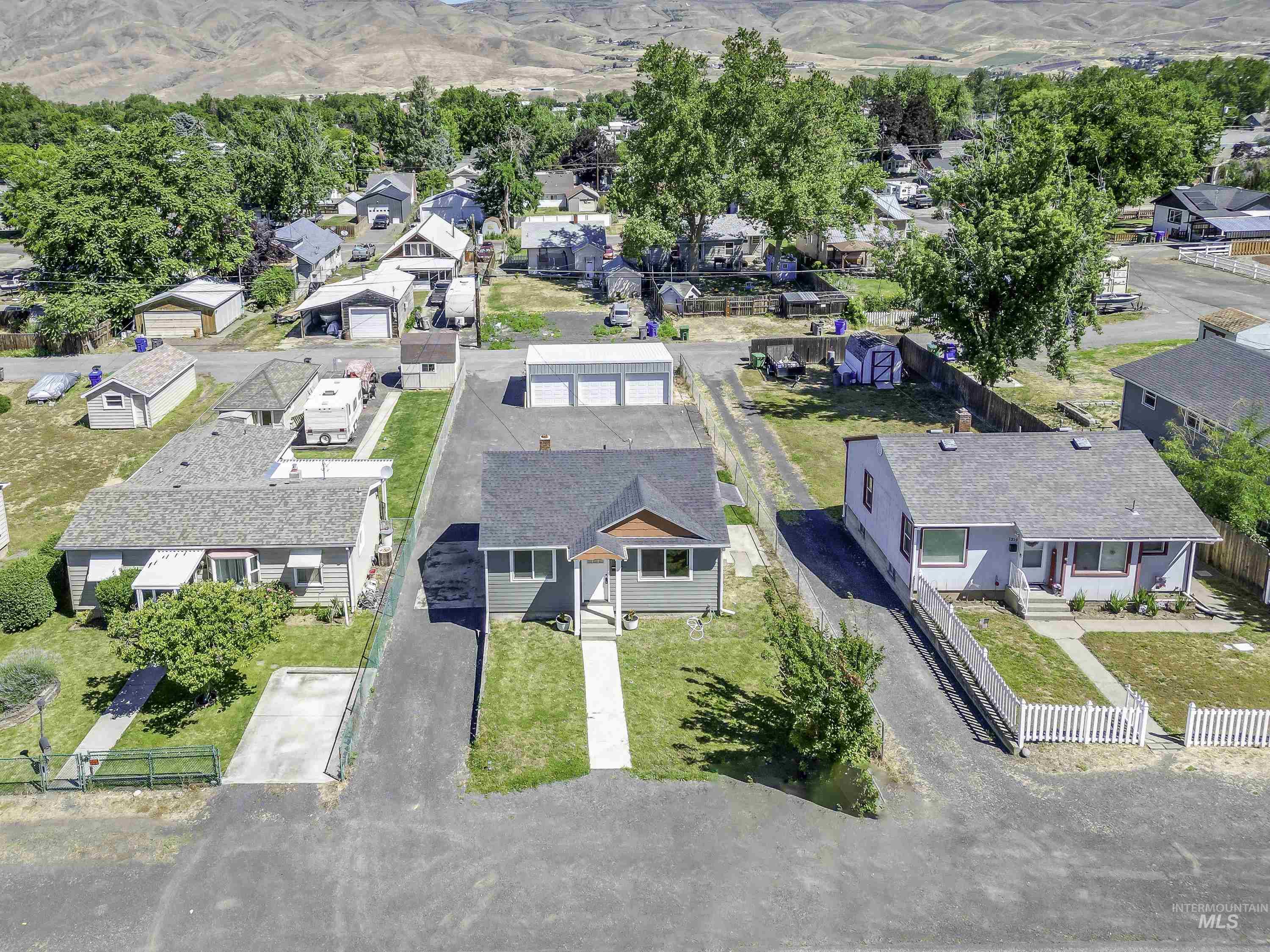 1215 16th Ave, Lewiston, Idaho 83501, 4 Bedrooms, 1.5 Bathrooms, Residential For Sale, Price $347,900,MLS 98989745