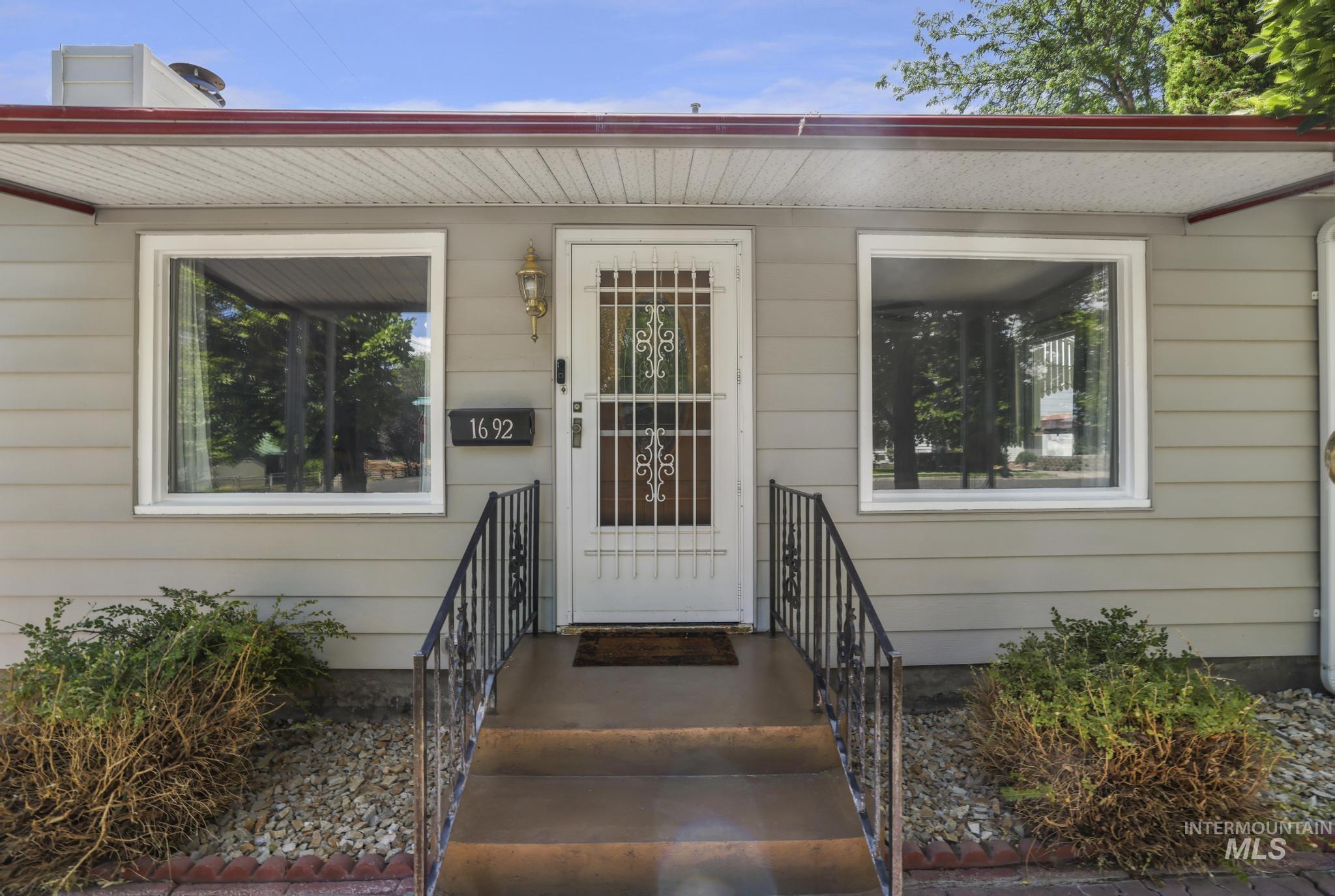 1692 Kimes St, Twin Falls, Idaho 83301, 2 Bedrooms, 2 Bathrooms, Residential For Sale, Price $303,500,MLS 98989746