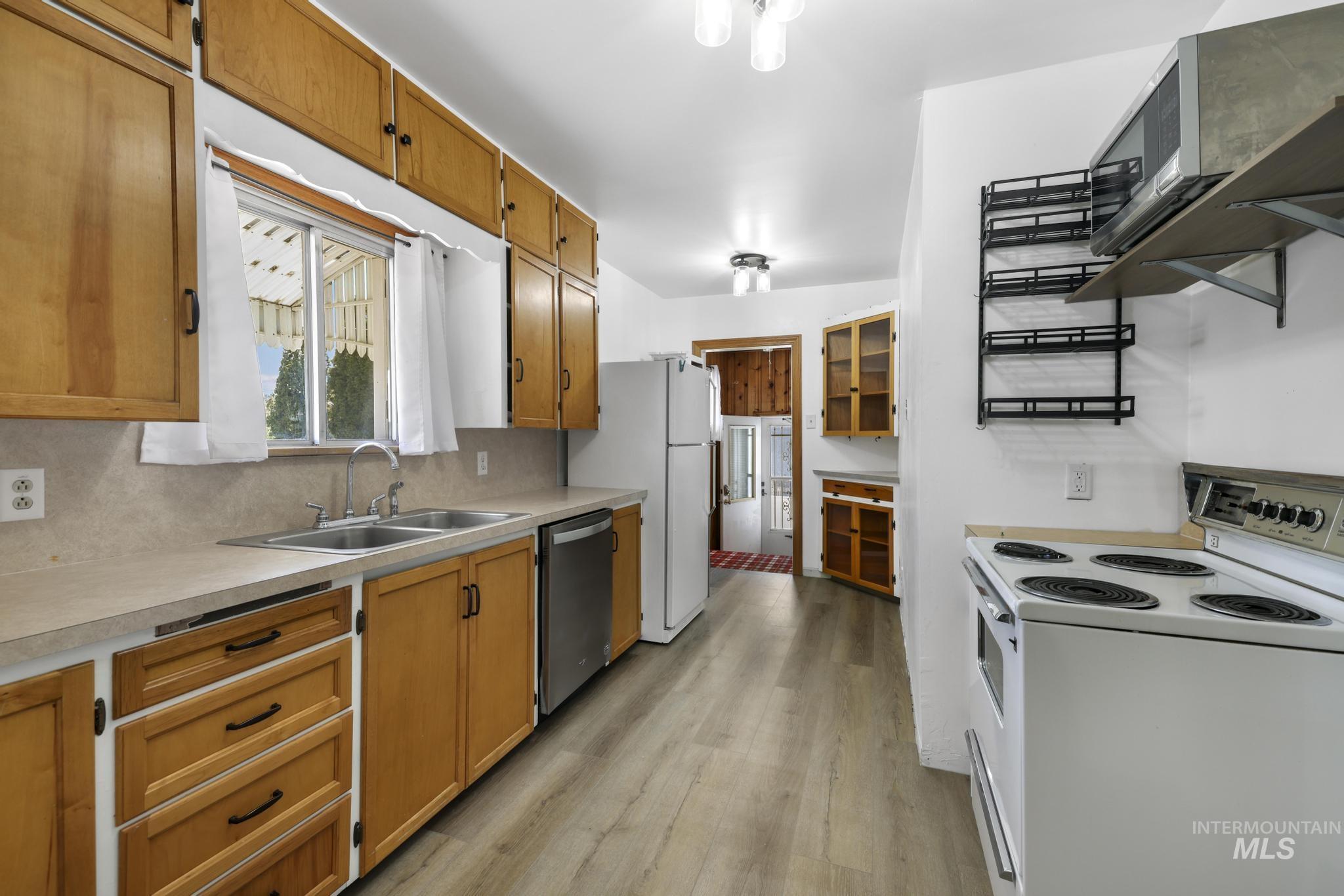 1692 Kimes St, Twin Falls, Idaho 83301, 2 Bedrooms, 2 Bathrooms, Residential For Sale, Price $303,500,MLS 98989746
