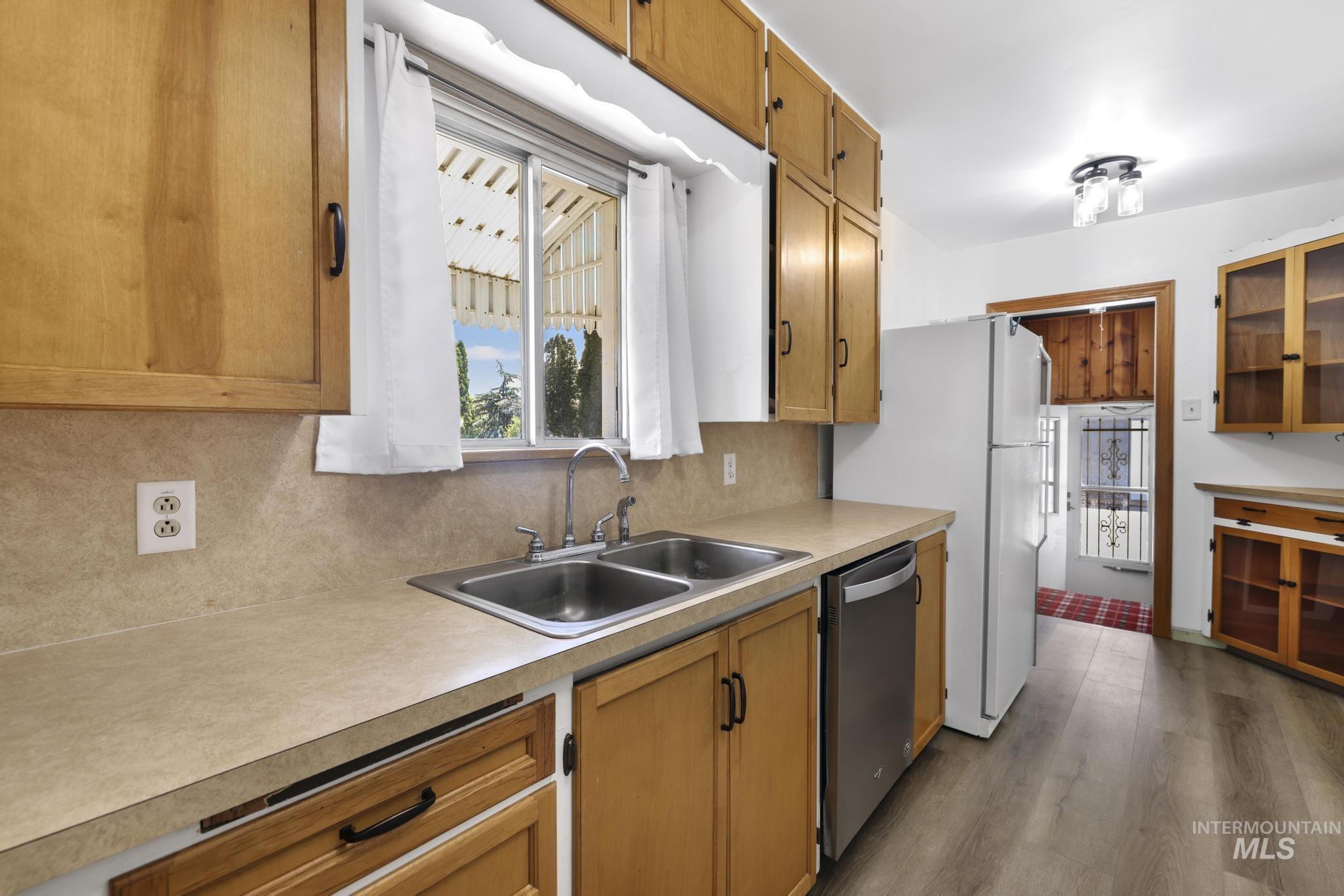 1692 Kimes St, Twin Falls, Idaho 83301, 2 Bedrooms, 2 Bathrooms, Residential For Sale, Price $303,500,MLS 98989746