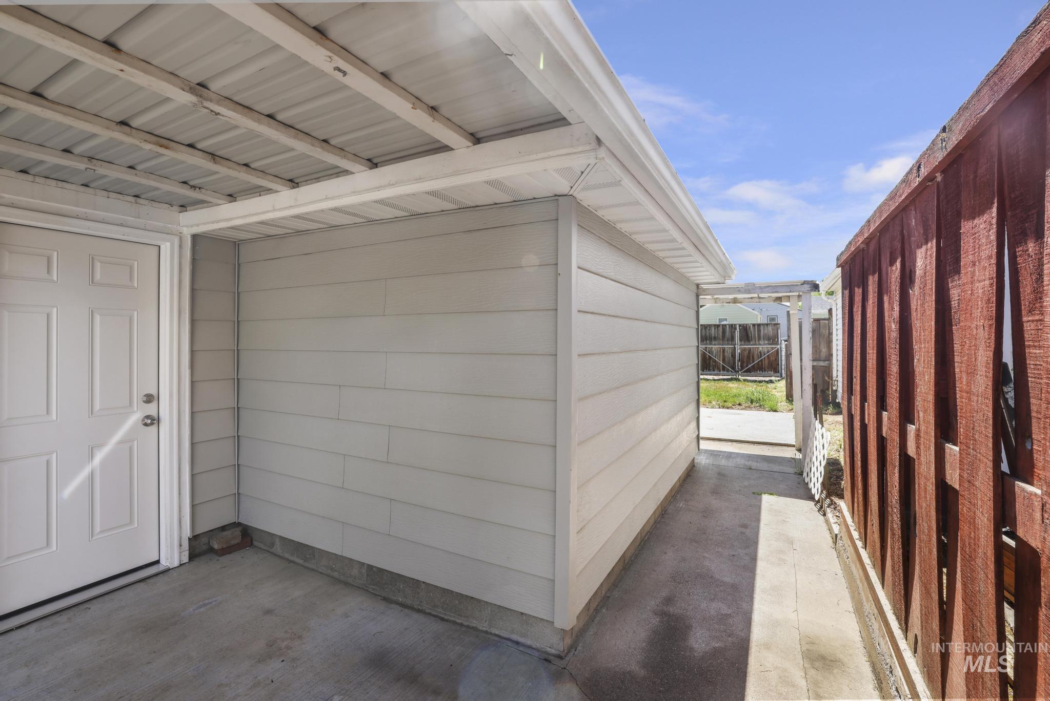 1692 Kimes St, Twin Falls, Idaho 83301, 2 Bedrooms, 2 Bathrooms, Residential For Sale, Price $303,500,MLS 98989746