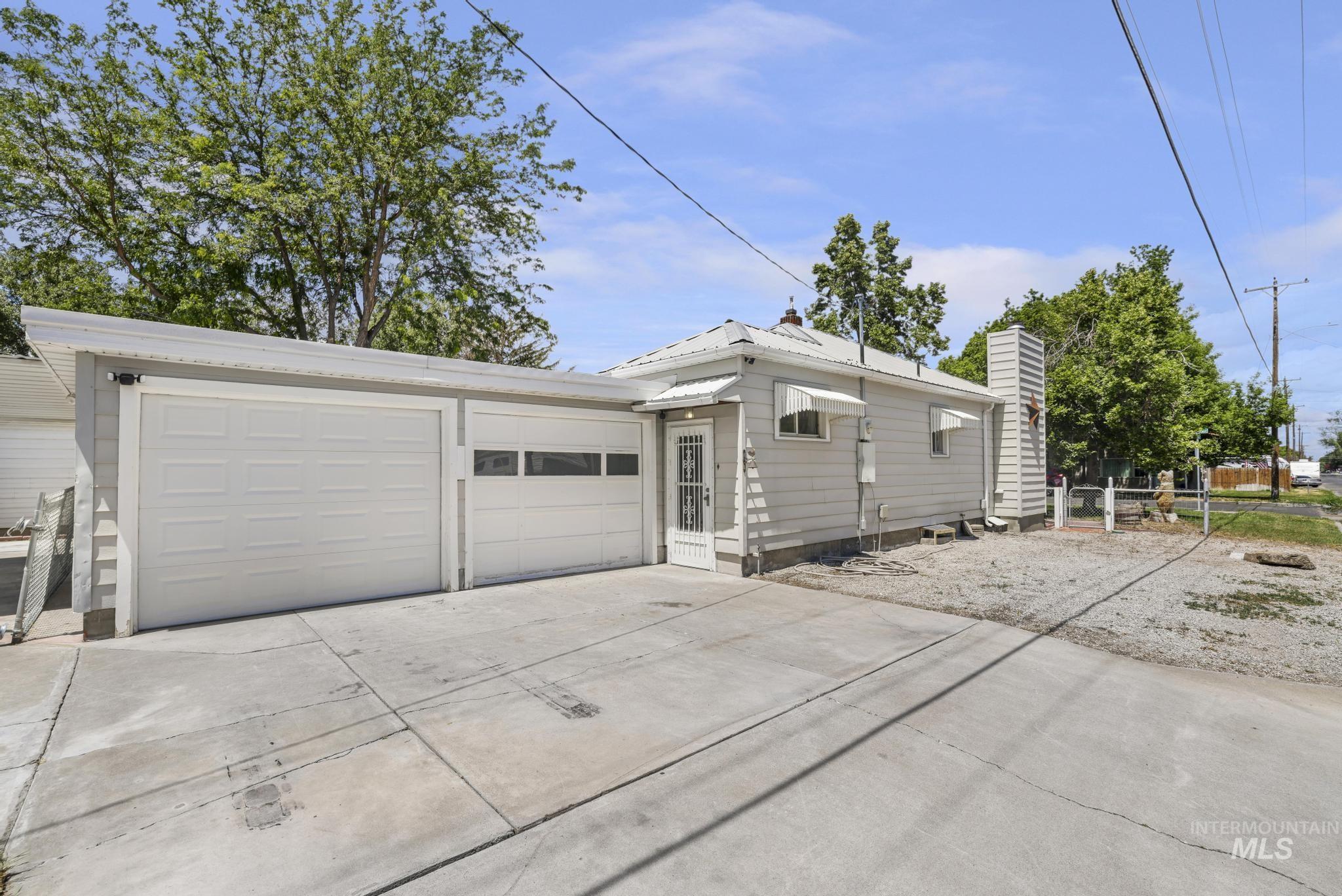 1692 Kimes St, Twin Falls, Idaho 83301, 2 Bedrooms, 2 Bathrooms, Residential For Sale, Price $303,500,MLS 98989746