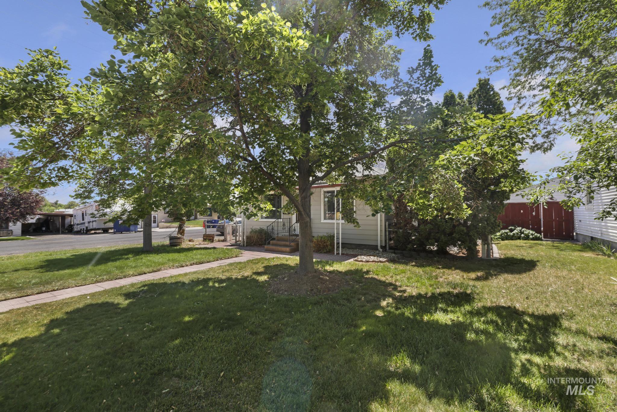 1692 Kimes St, Twin Falls, Idaho 83301, 2 Bedrooms, 2 Bathrooms, Residential For Sale, Price $303,500,MLS 98989746