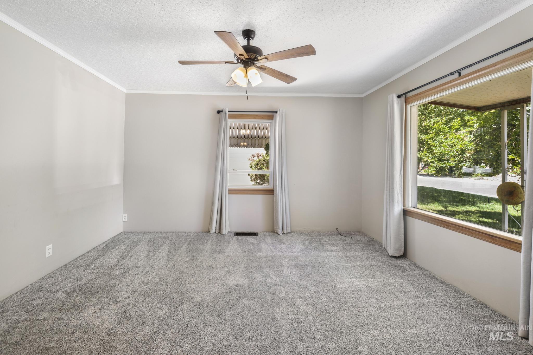 1692 Kimes St, Twin Falls, Idaho 83301, 2 Bedrooms, 2 Bathrooms, Residential For Sale, Price $303,500,MLS 98989746
