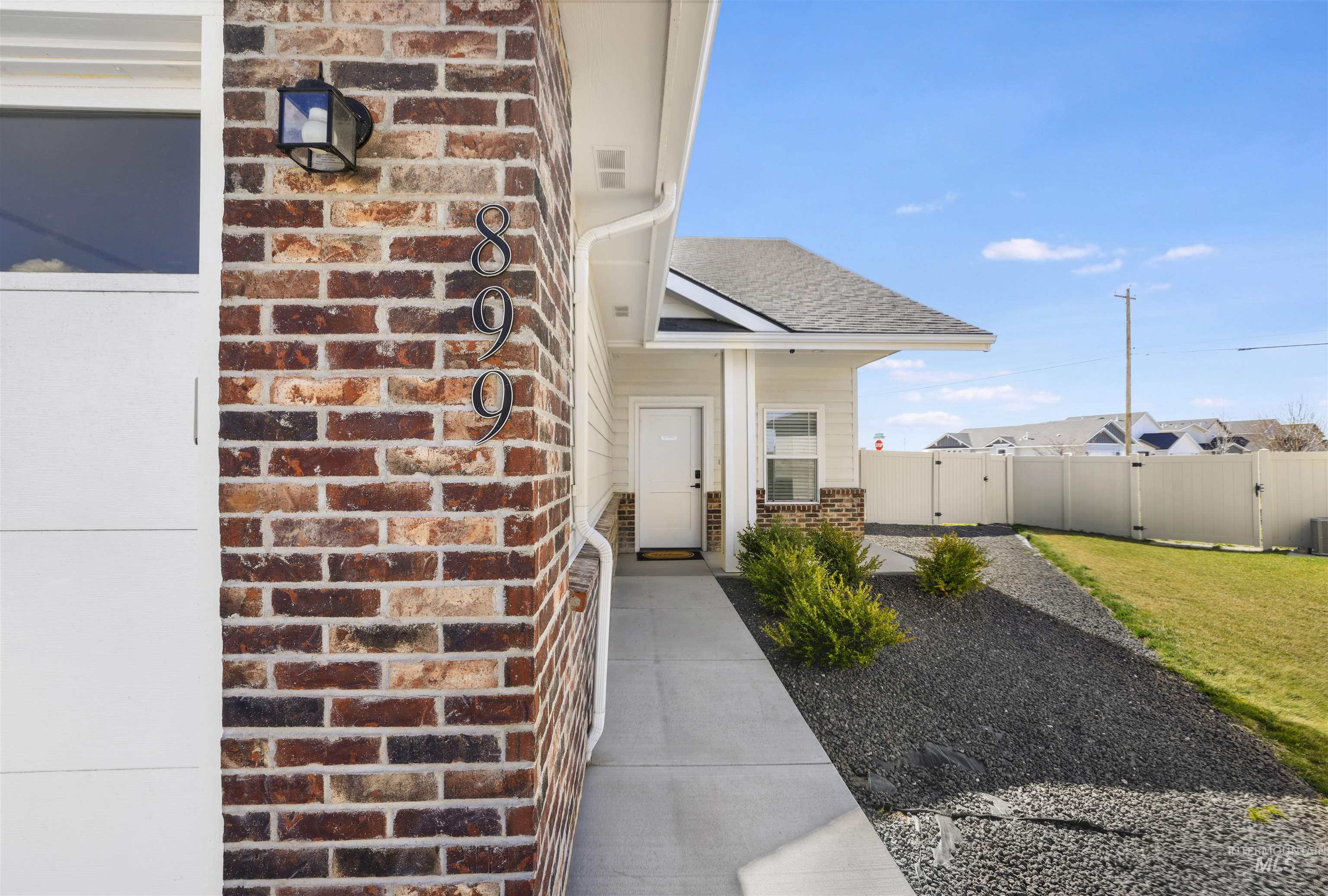 893/899 Shadowleaf, Twin Falls, Idaho 83301, 6 Bedrooms, 4.5 Bathrooms, Residential For Sale, Price $739,000,MLS 98989747
