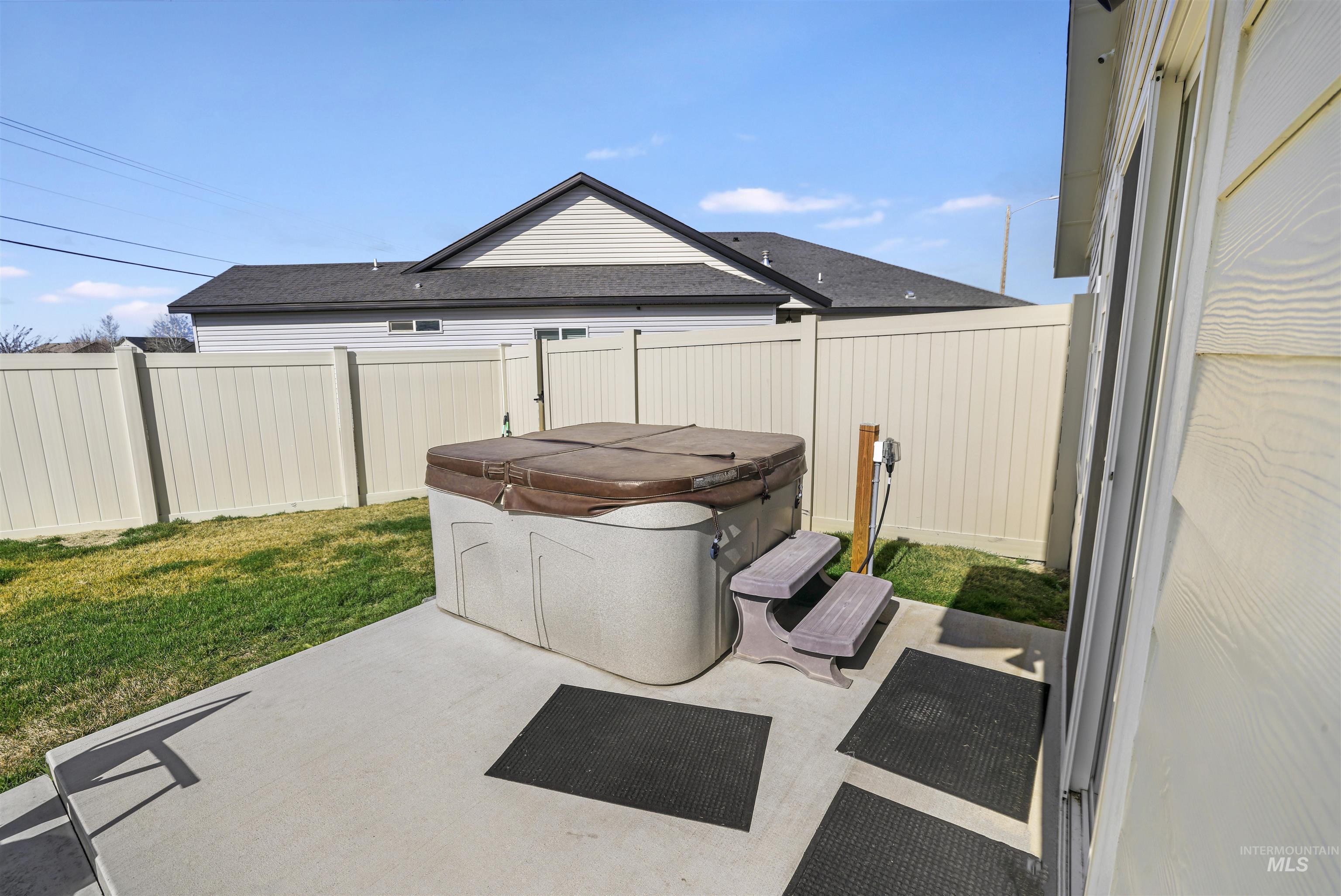 893/899 Shadowleaf, Twin Falls, Idaho 83301, 6 Bedrooms, 4.5 Bathrooms, Residential For Sale, Price $739,000,MLS 98989747
