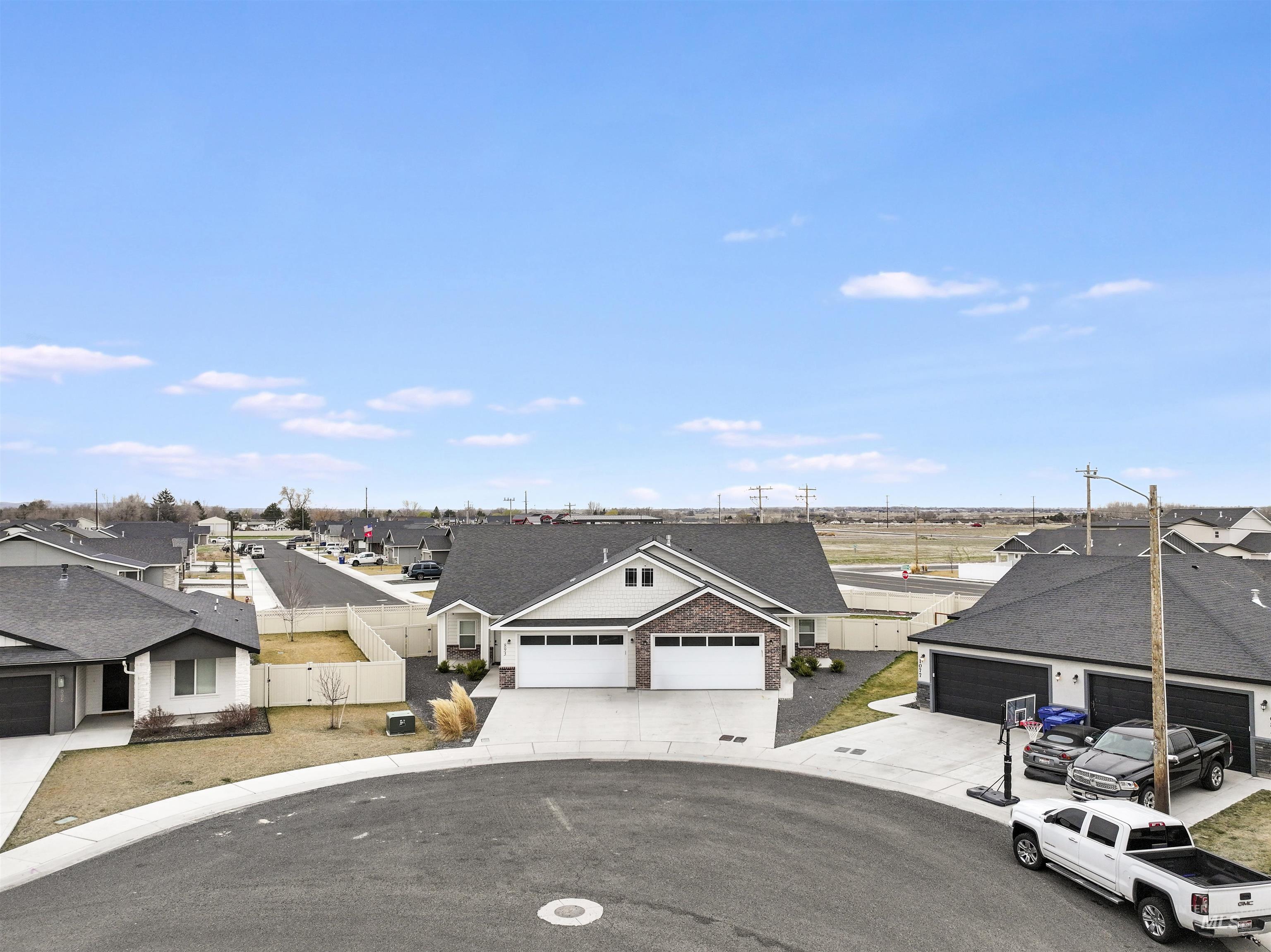 893/899 Shadowleaf, Twin Falls, Idaho 83301, 6 Bedrooms, 4.5 Bathrooms, Residential For Sale, Price $739,000,MLS 98989747