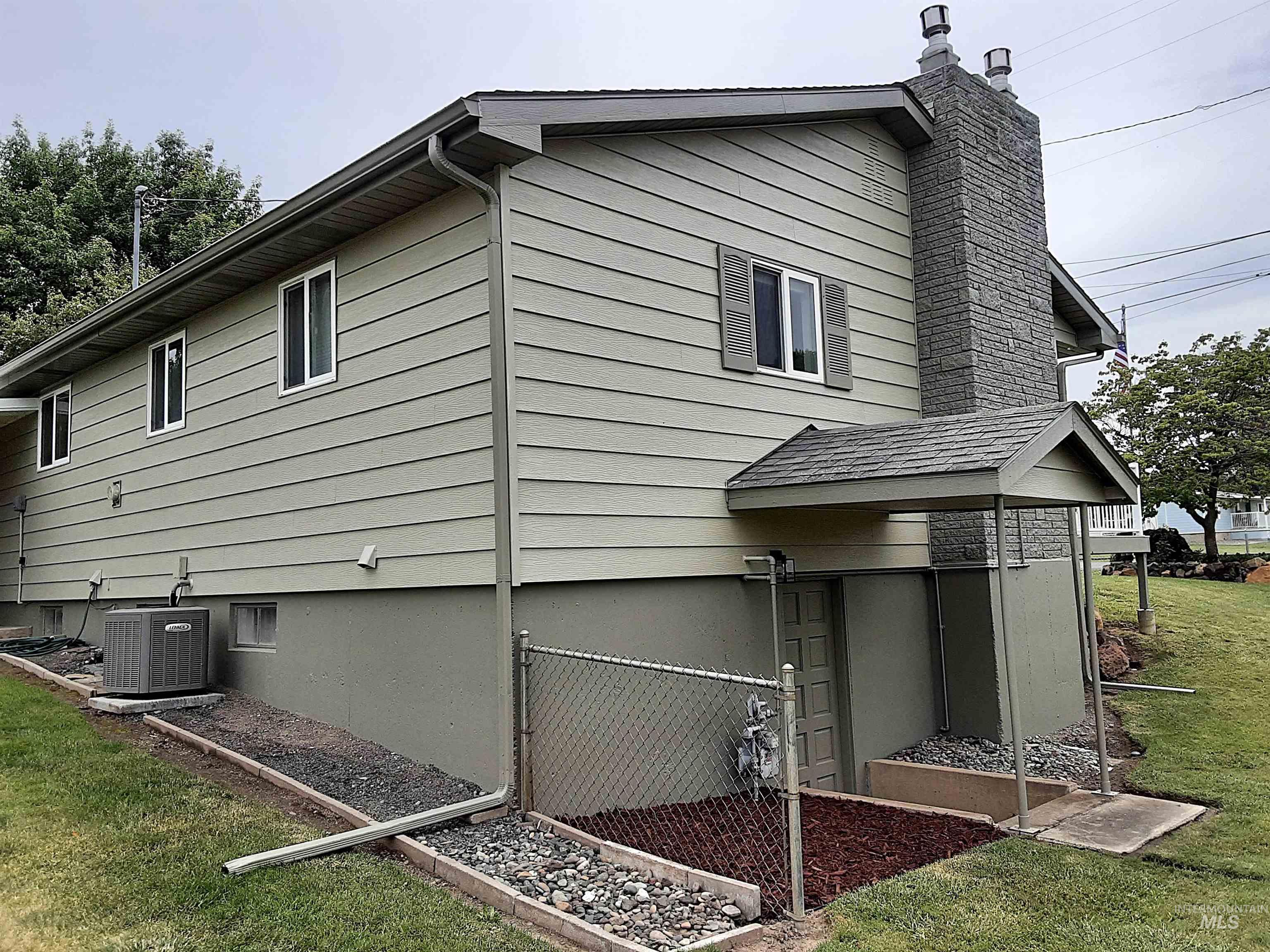 1423 Grelle Ave, Lewiston, Idaho 83501, 4 Bedrooms, 2 Bathrooms, Residential For Sale, Price $419,900,MLS 98989748