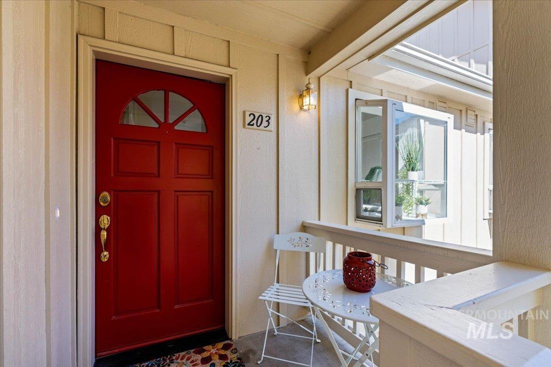5110 S Surprise Way, Boise, Idaho 83716, 2 Bedrooms, 2 Bathrooms, Residential For Sale, Price $495,000,MLS 98989749