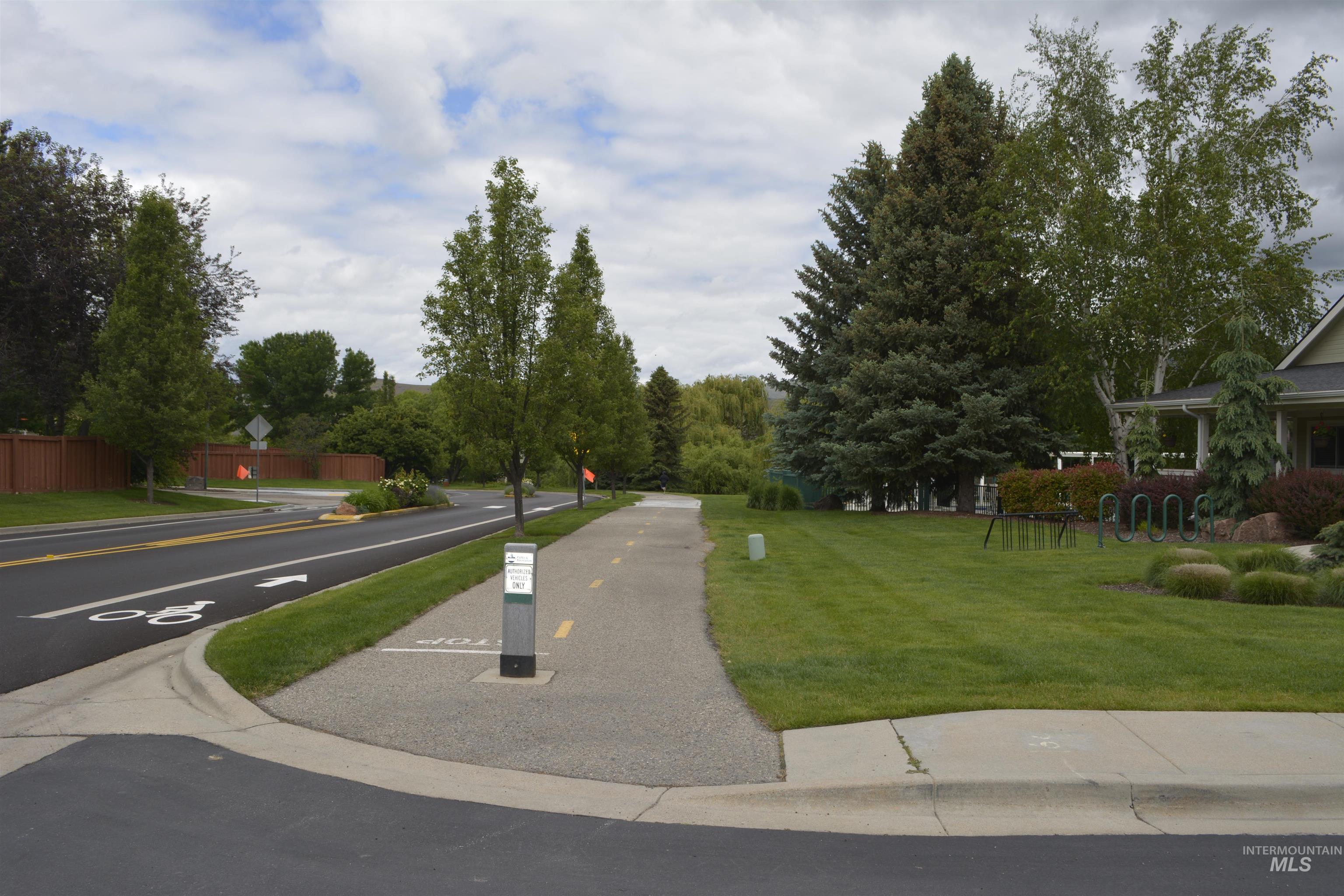5110 S Surprise Way, Boise, Idaho 83716, 2 Bedrooms, 2 Bathrooms, Residential For Sale, Price $495,000,MLS 98989749
