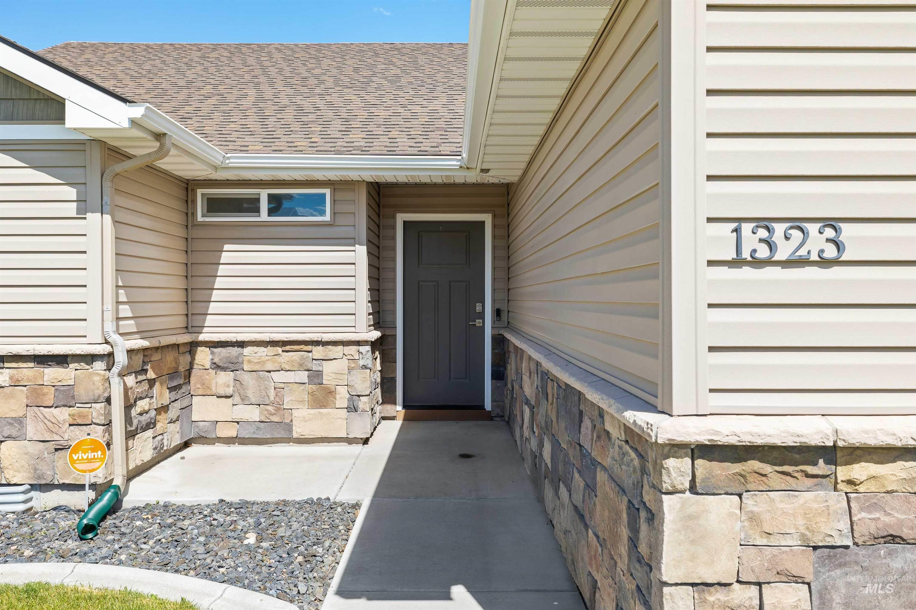 1323 Flint, Twin Falls, Idaho 83301, 3 Bedrooms, 2 Bathrooms, Residential For Sale, Price $359,000,MLS 98989750