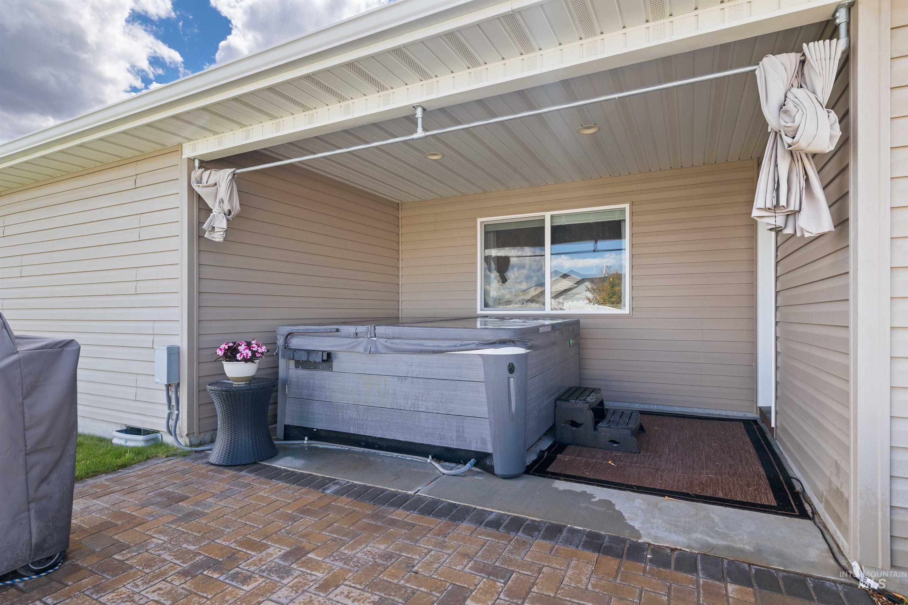 1323 Flint, Twin Falls, Idaho 83301, 3 Bedrooms, 2 Bathrooms, Residential For Sale, Price $359,000,MLS 98989750