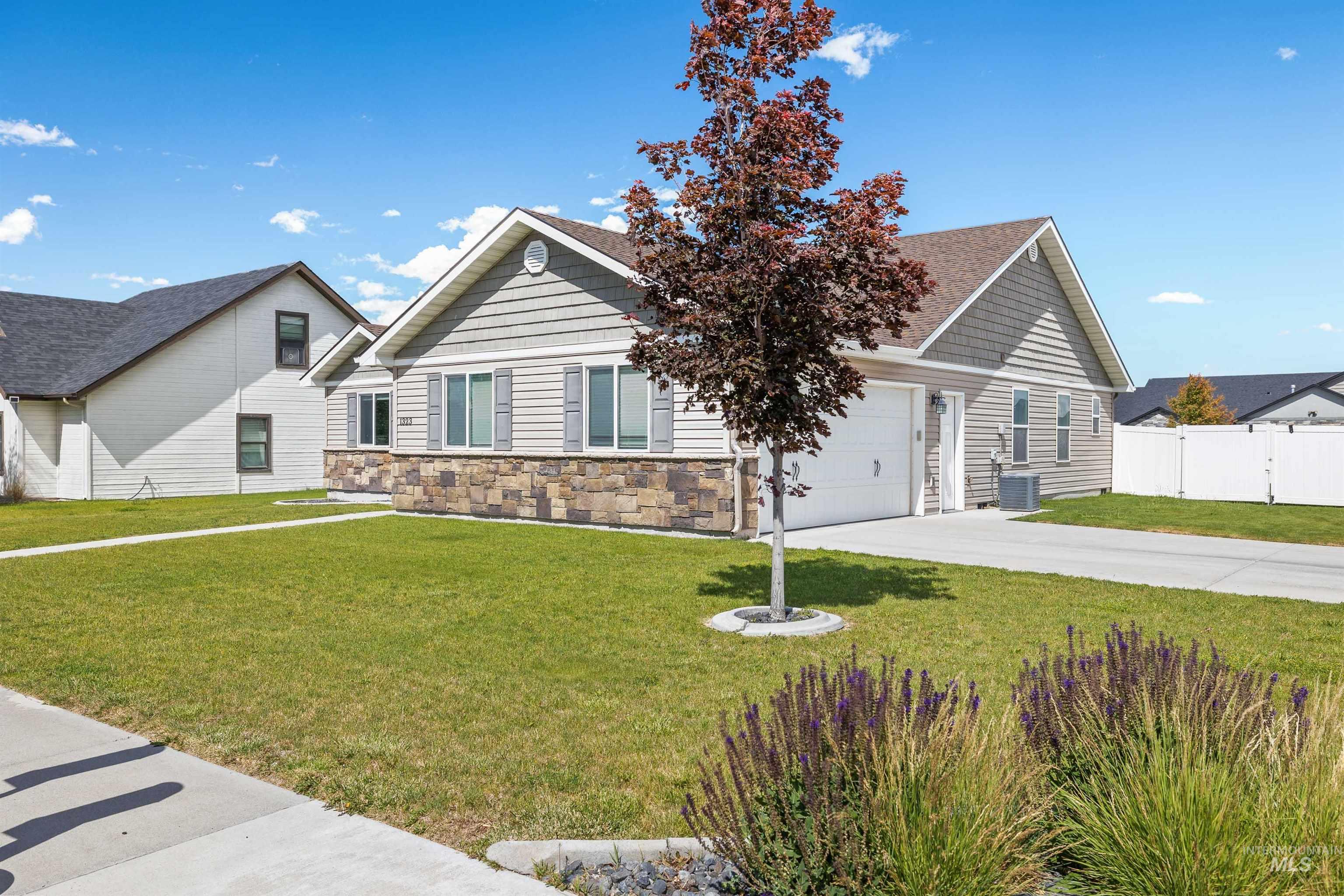 1323 Flint, Twin Falls, Idaho 83301, 3 Bedrooms, 2 Bathrooms, Residential For Sale, Price $359,000,MLS 98989750
