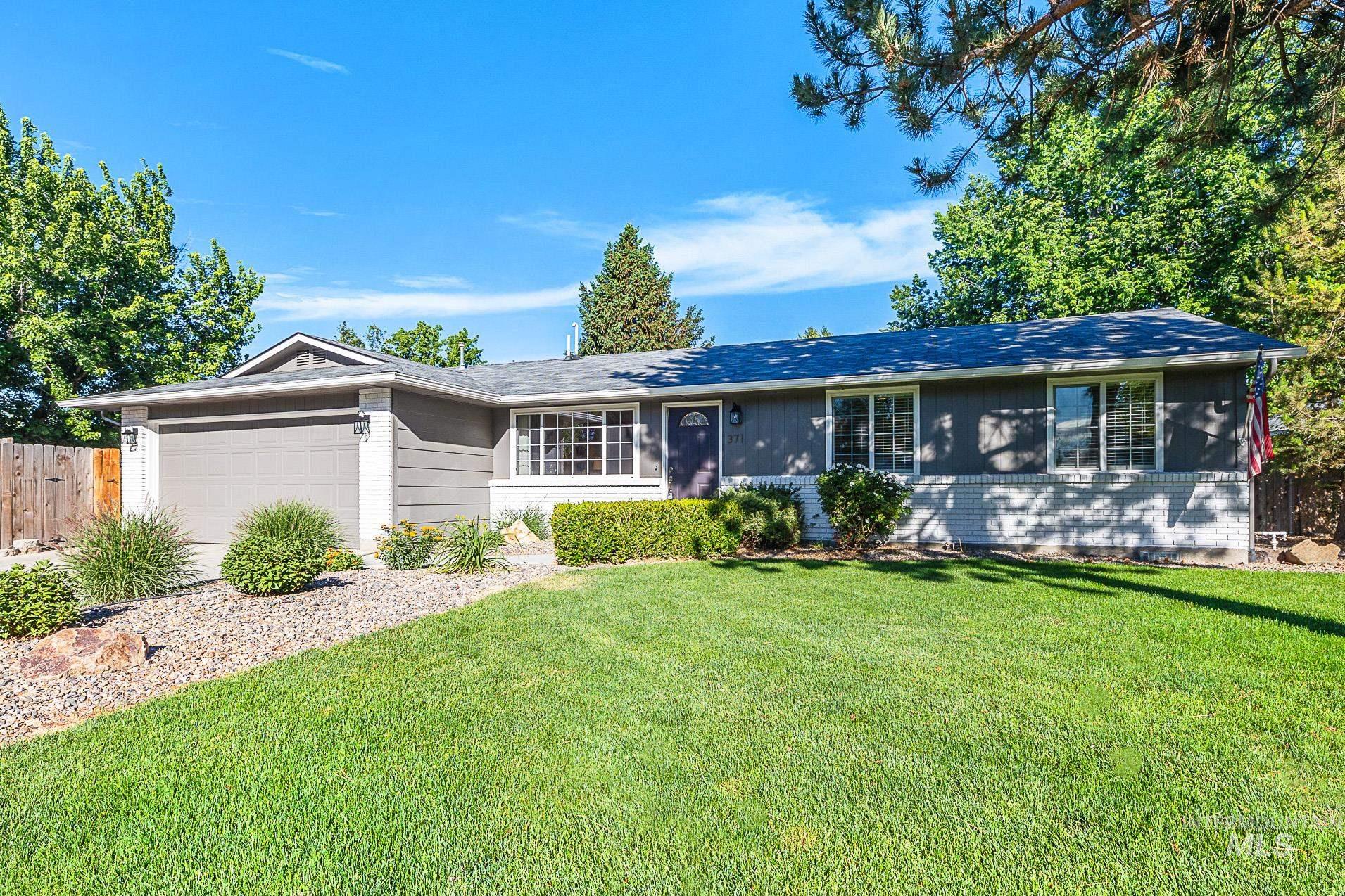 371 S Harlan Pl, Eagle, Idaho 83616-4917, 3 Bedrooms, 2 Bathrooms, Residential For Sale, Price $550,000,MLS 98989752