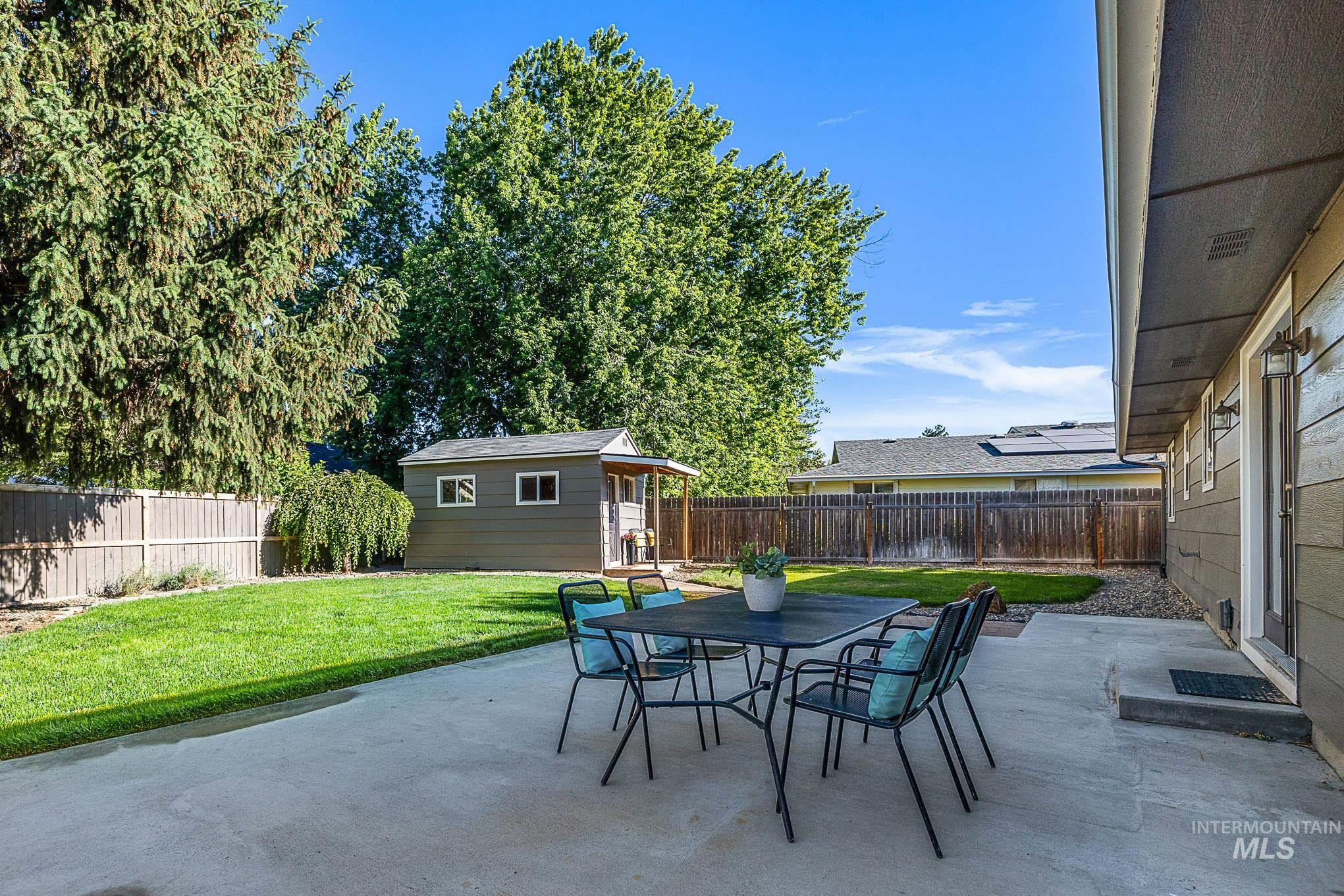 371 S Harlan Pl, Eagle, Idaho 83616-4917, 3 Bedrooms, 2 Bathrooms, Residential For Sale, Price $515,000,MLS 98989752