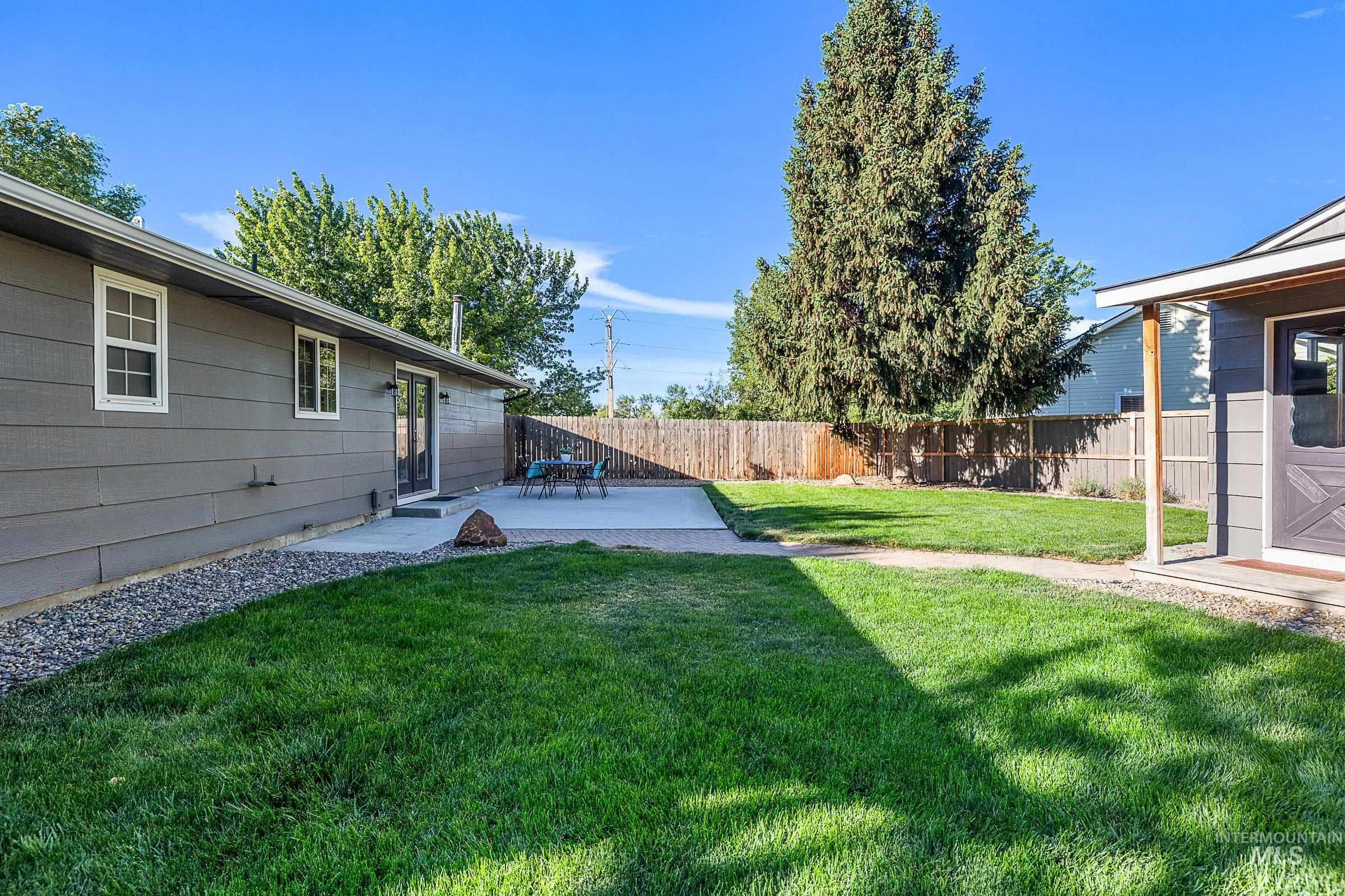 371 S Harlan Pl, Eagle, Idaho 83616-4917, 3 Bedrooms, 2 Bathrooms, Residential For Sale, Price $550,000,MLS 98989752
