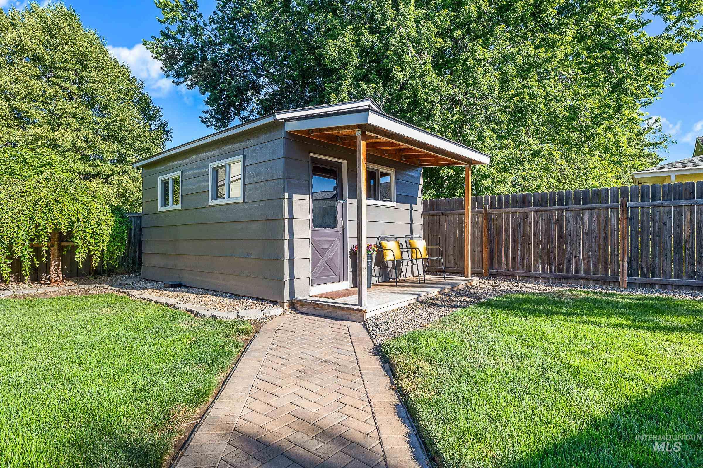 371 S Harlan Pl, Eagle, Idaho 83616-4917, 3 Bedrooms, 2 Bathrooms, Residential For Sale, Price $550,000, 98989752