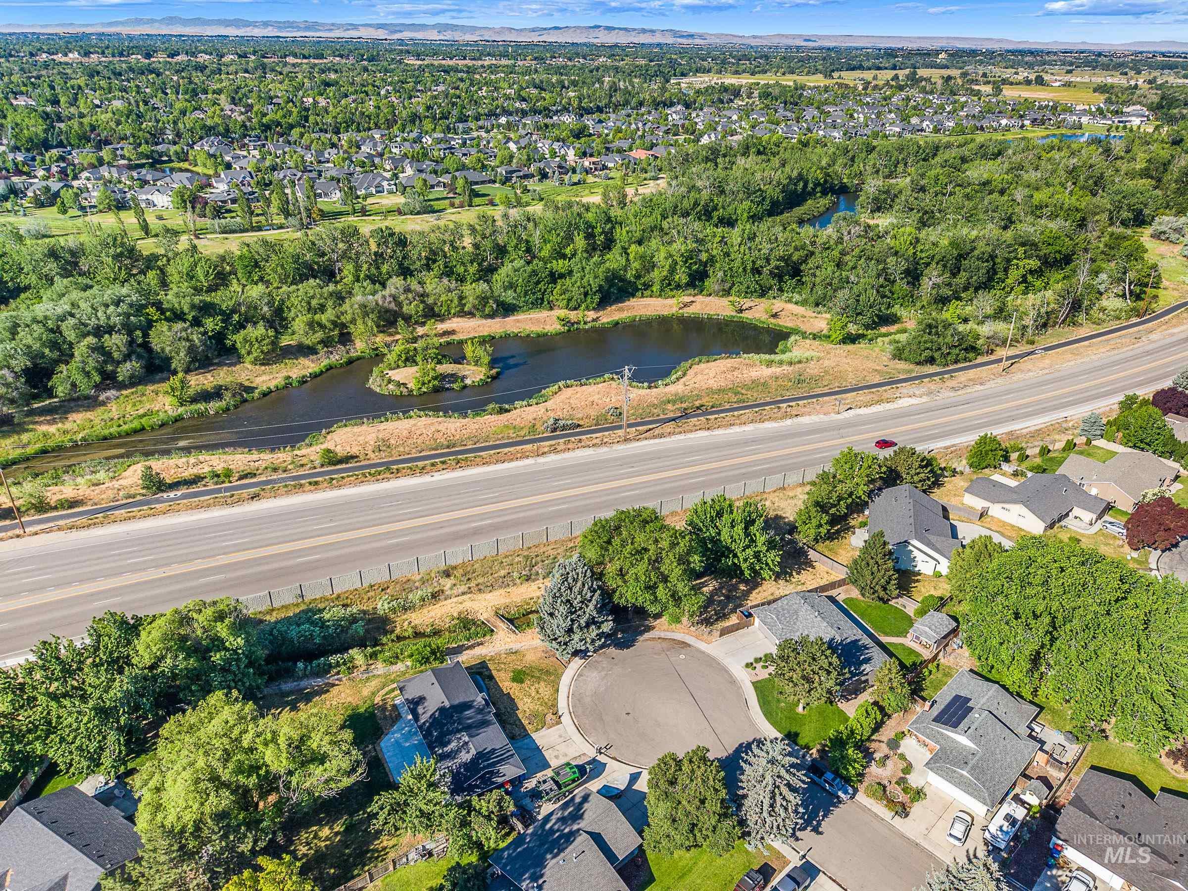 371 S Harlan Pl, Eagle, Idaho 83616-4917, 3 Bedrooms, 2 Bathrooms, Residential For Sale, Price $550,000,MLS 98989752