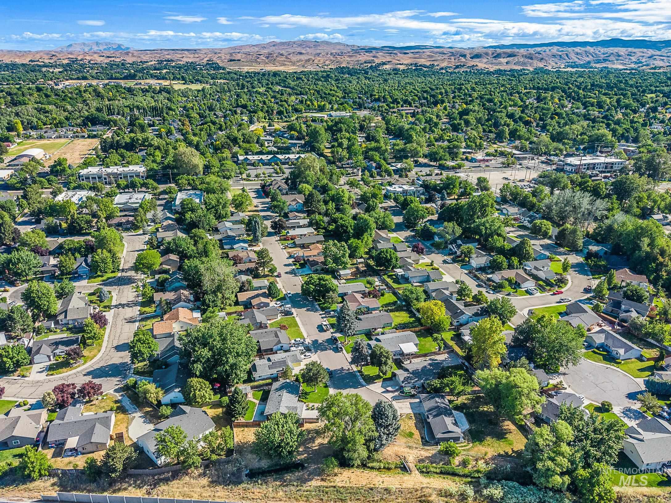371 S Harlan Pl, Eagle, Idaho 83616-4917, 3 Bedrooms, 2 Bathrooms, Residential For Sale, Price $550,000, 98989752