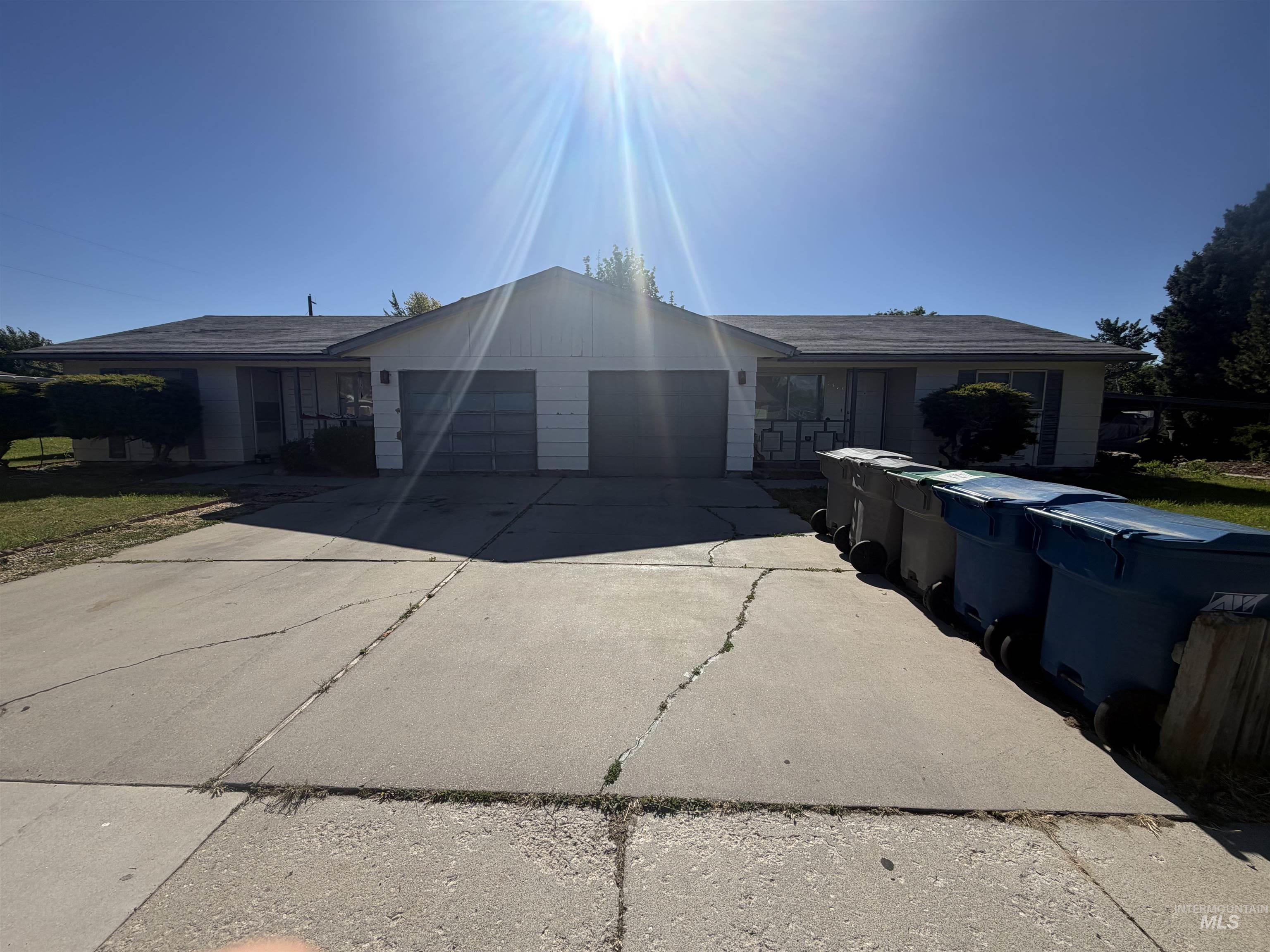 2321 & 2323 N Hampton Rd, Boise, Idaho 83704, 3 Bedrooms, 1 Bathroom, Residential Income For Sale, Price $470,000,MLS 98989754