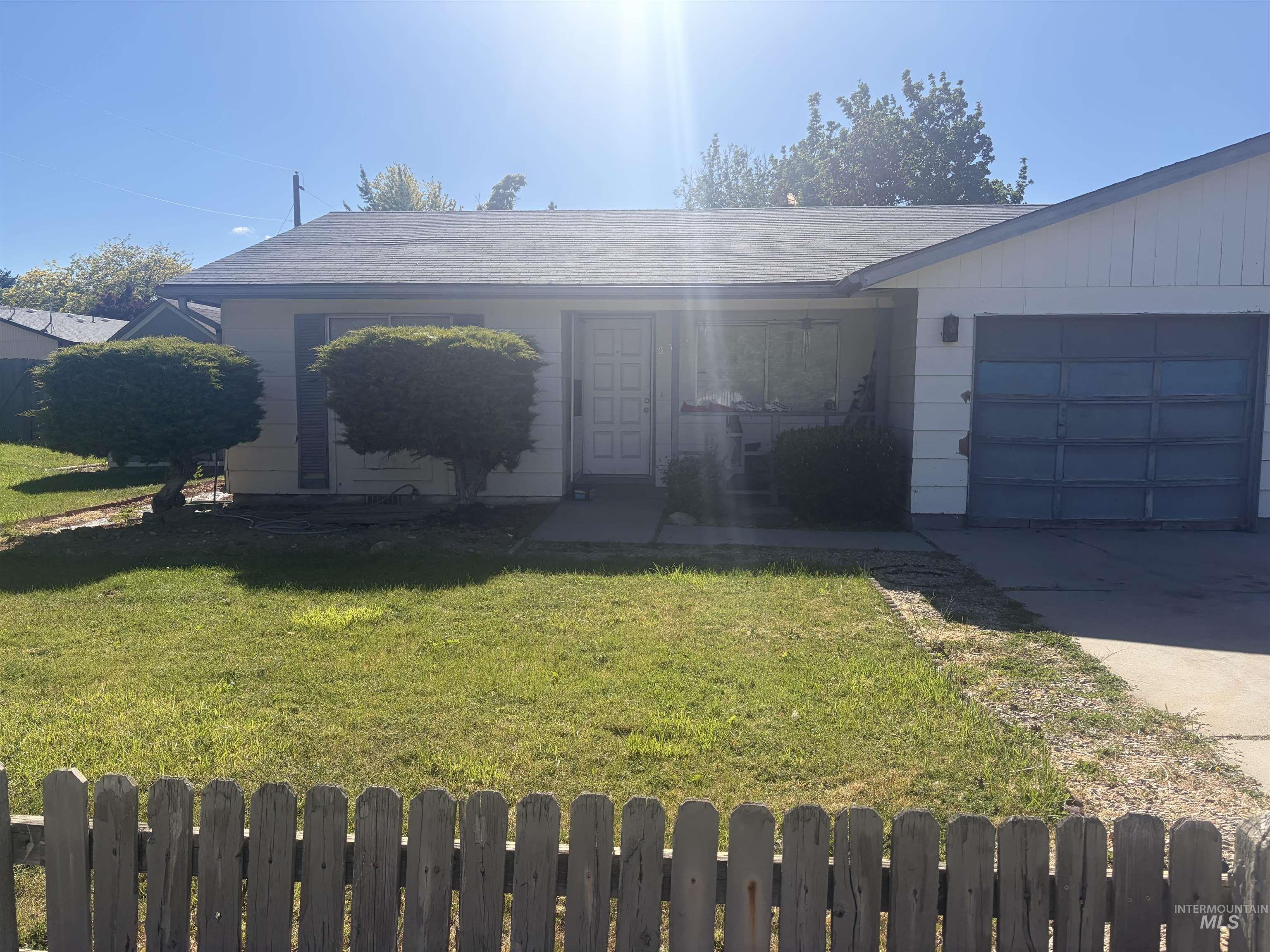 2321 & 2323 N Hampton Rd, Boise, Idaho 83704, 3 Bedrooms, 1 Bathroom, Residential Income For Sale, Price $470,000,MLS 98989754