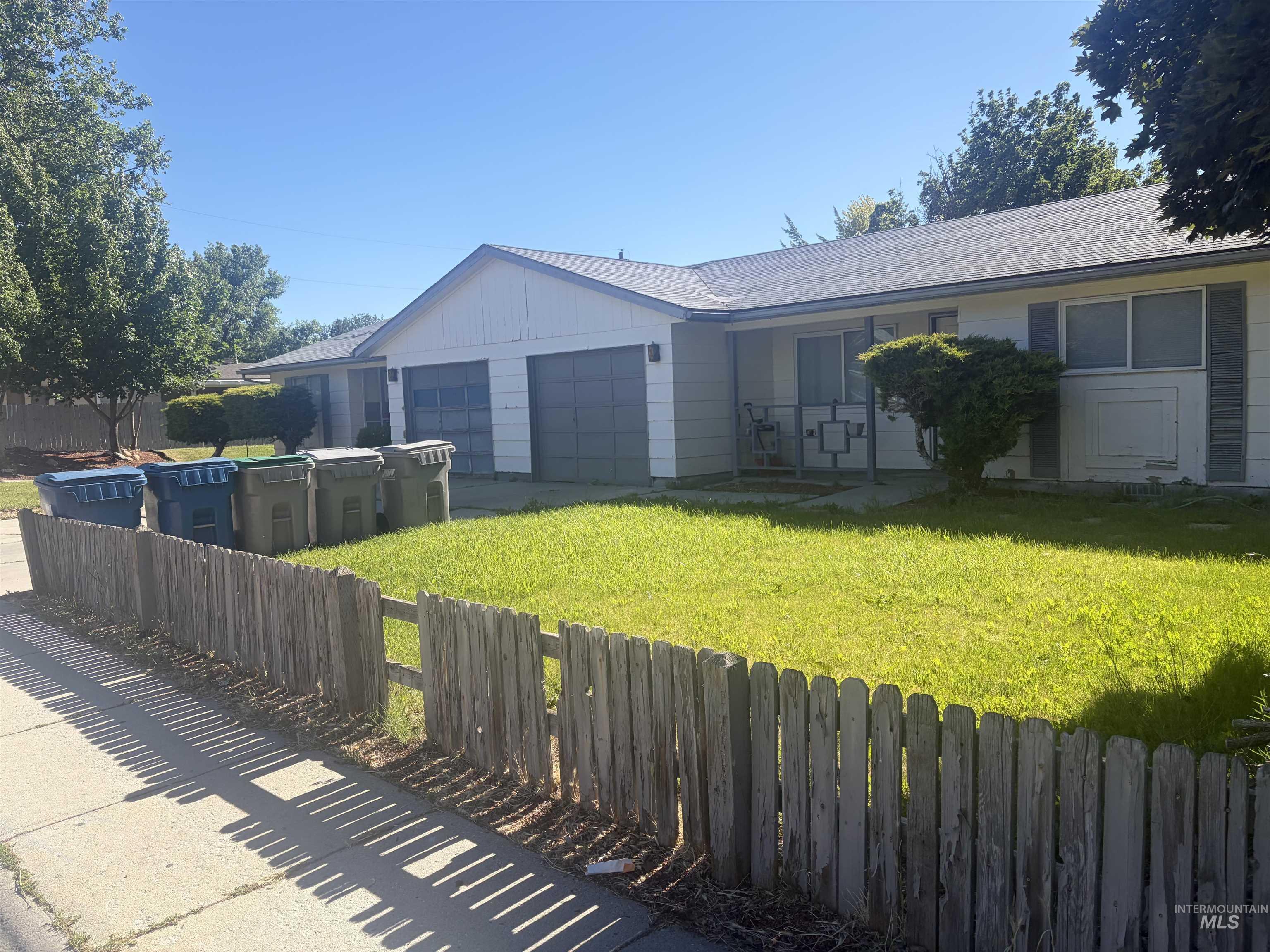 2321 & 2323 N Hampton Rd, Boise, Idaho 83704, 3 Bedrooms, 1 Bathroom, Residential Income For Sale, Price $470,000,MLS 98989754