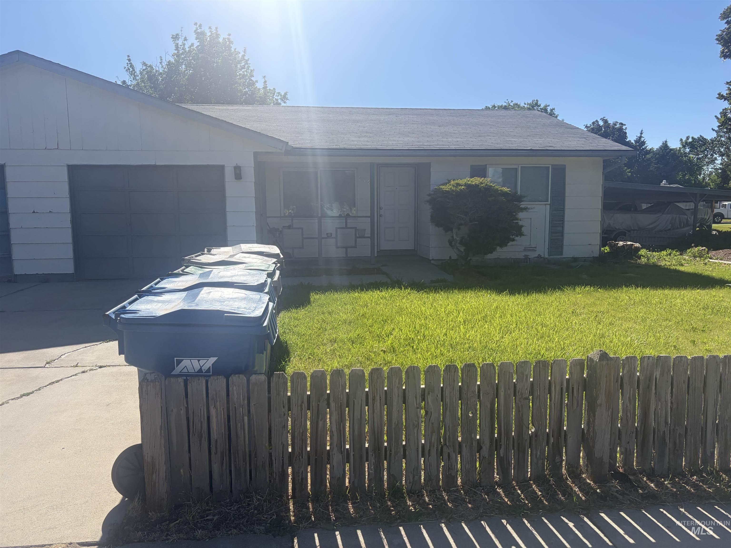 2321 & 2323 N Hampton Rd, Boise, Idaho 83704, 3 Bedrooms, 1 Bathroom, Residential Income For Sale, Price $470,000,MLS 98989754