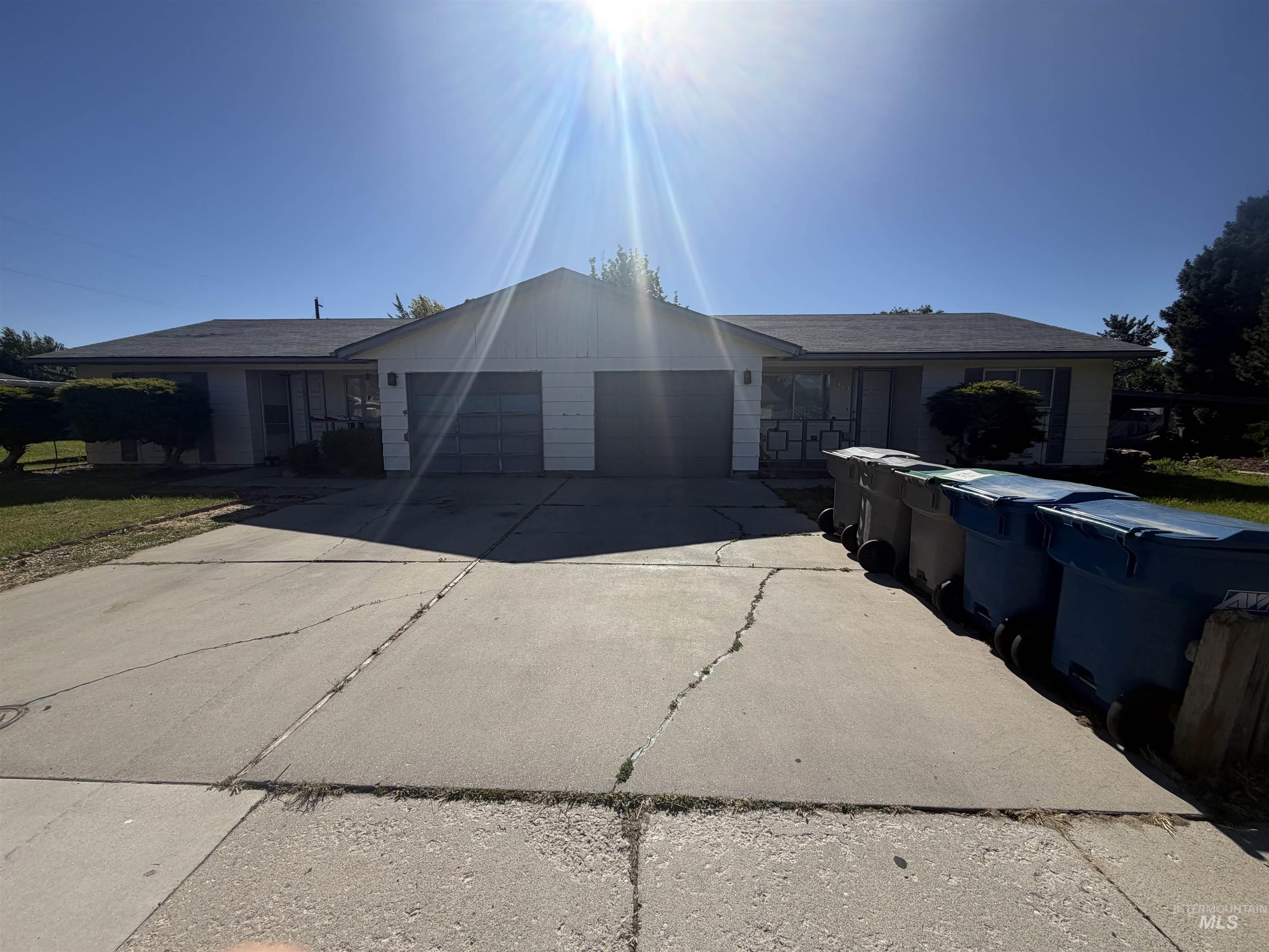 2321 & 2323 N Hampton Rd, Boise, Idaho 83704, 3 Bedrooms, 1 Bathroom, Residential Income For Sale, Price $470,000,MLS 98989754
