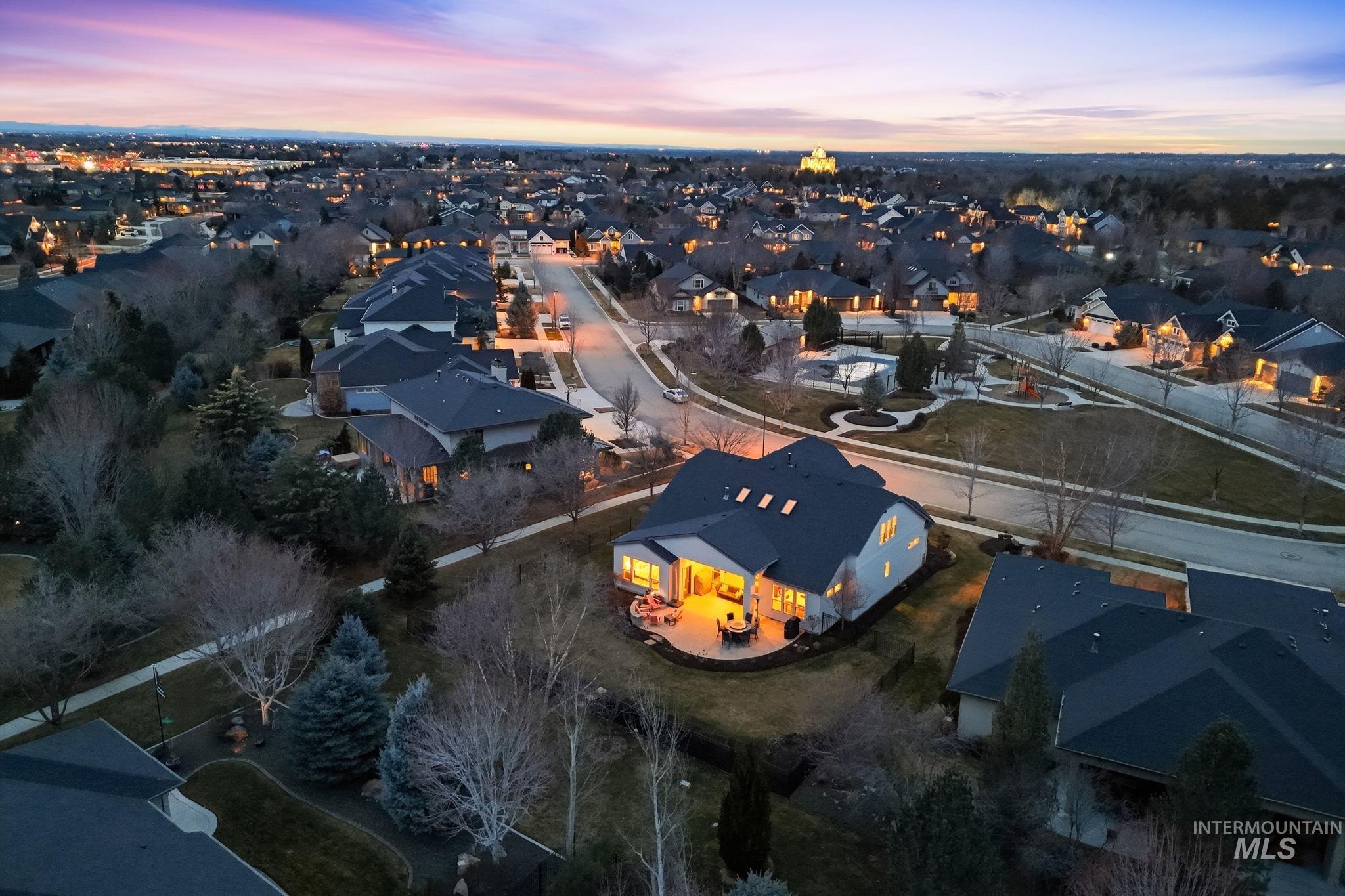 3765 W Dublin Dr, Eagle, Idaho 83616, 3 Bedrooms, 2.5 Bathrooms, Residential For Sale, Price $935,000,MLS 98989755
