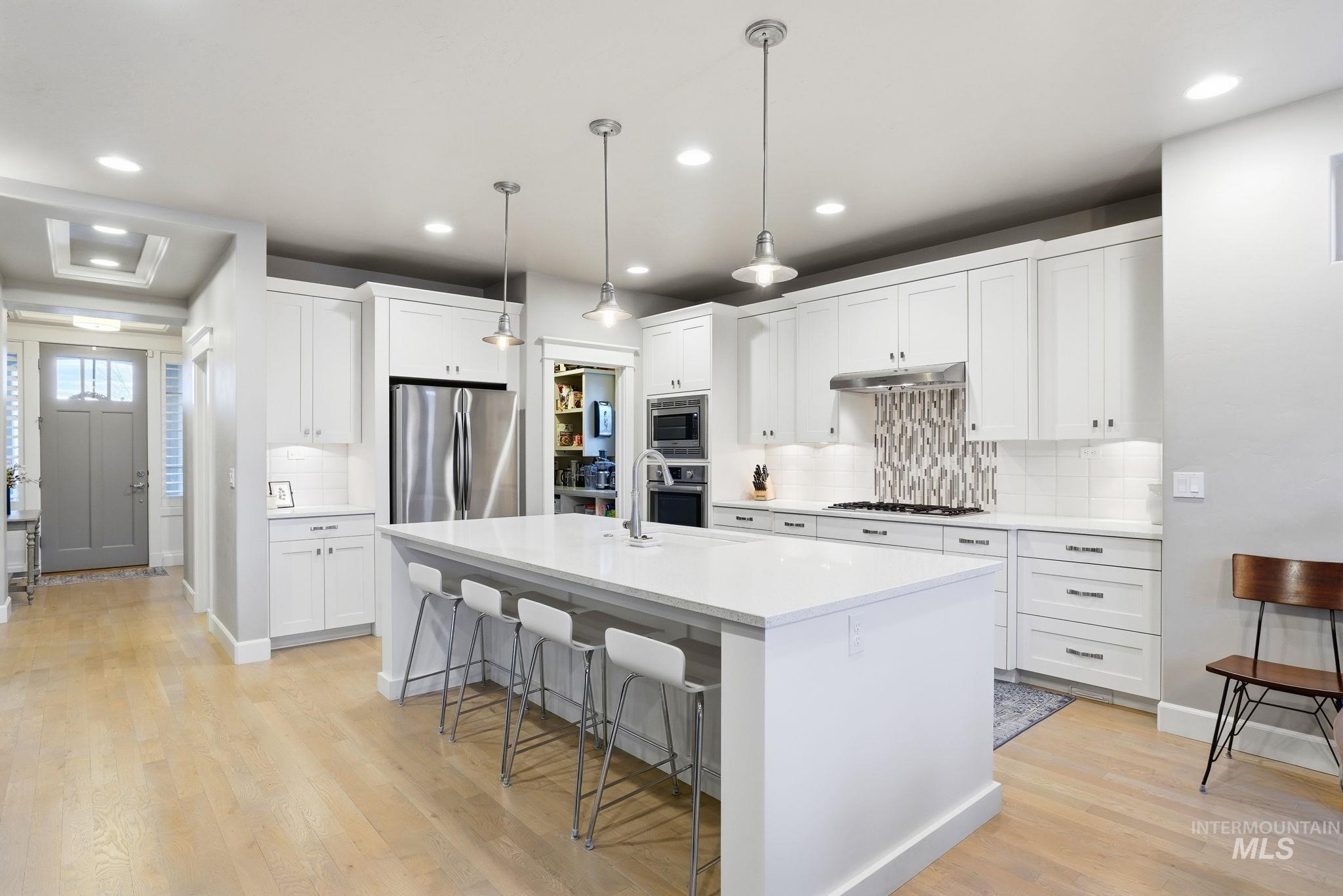 3765 W Dublin Dr, Eagle, Idaho 83616, 3 Bedrooms, 2.5 Bathrooms, Residential For Sale, Price $935,000,MLS 98989755