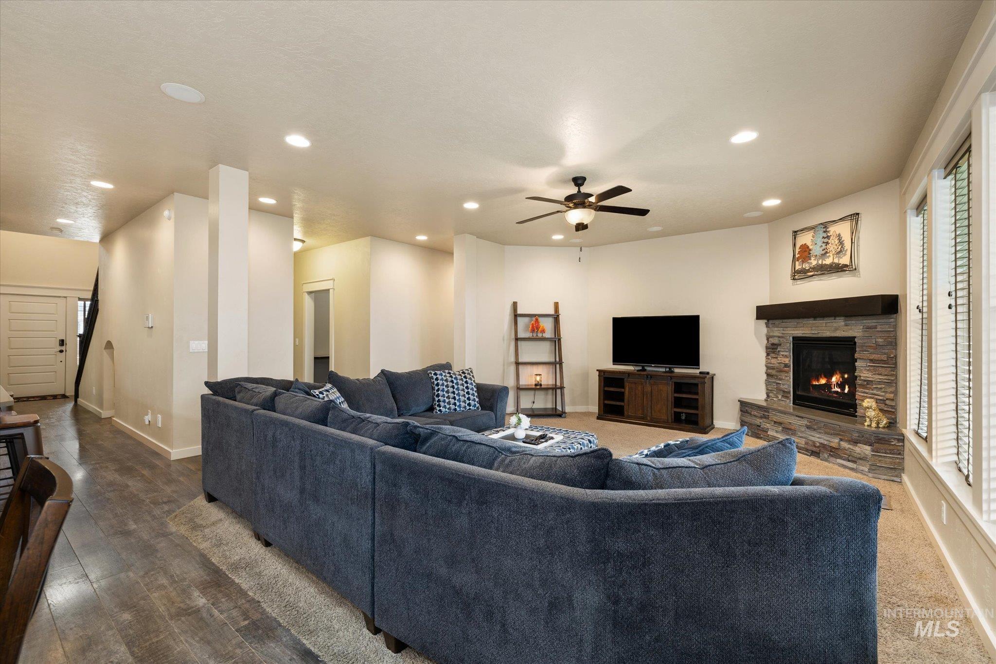 168 S Rivermist Ave, Star, Idaho 83669, 4 Bedrooms, 2.5 Bathrooms, Residential For Sale, Price $695,000,MLS 98989756