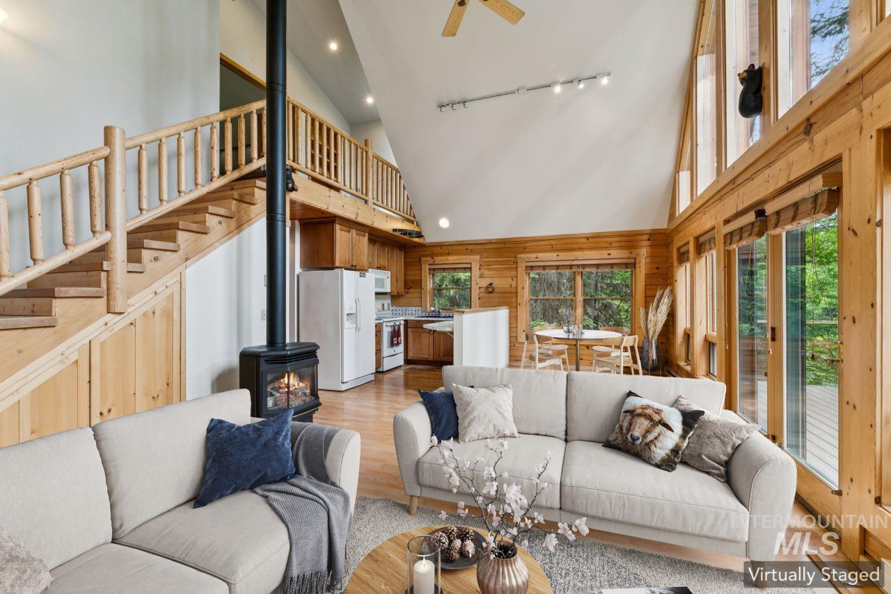 220 Ernesto, McCall, Idaho 83686, 3 Bedrooms, 2 Bathrooms, Residential For Sale, Price $799,900,MLS 98989758