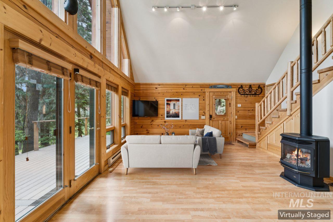 220 Ernesto, McCall, Idaho 83686, 3 Bedrooms, 2 Bathrooms, Residential For Sale, Price $799,900,MLS 98989758