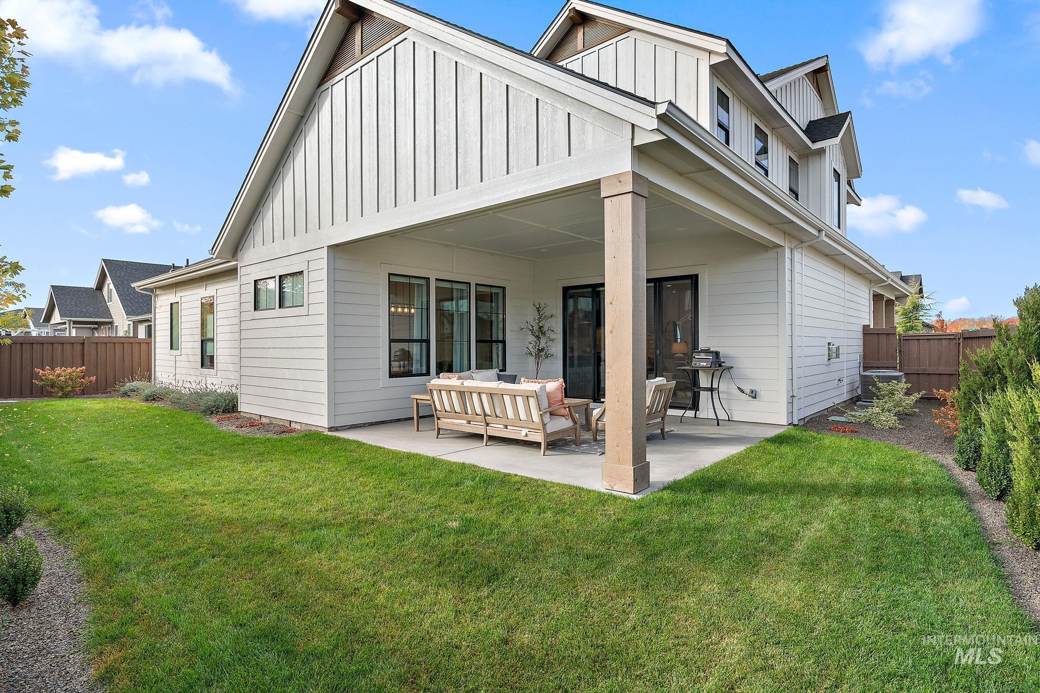 6862 N Willowside Ave, Meridian, Idaho 83646, 4 Bedrooms, 3.5 Bathrooms, Residential For Sale, Price $979,000,MLS 98989759
