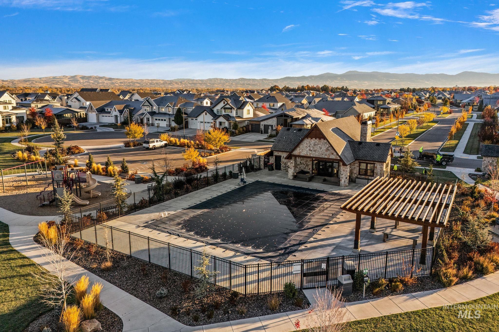 6862 N Willowside Ave, Meridian, Idaho 83646, 4 Bedrooms, 3.5 Bathrooms, Residential For Sale, Price $979,000,MLS 98989759