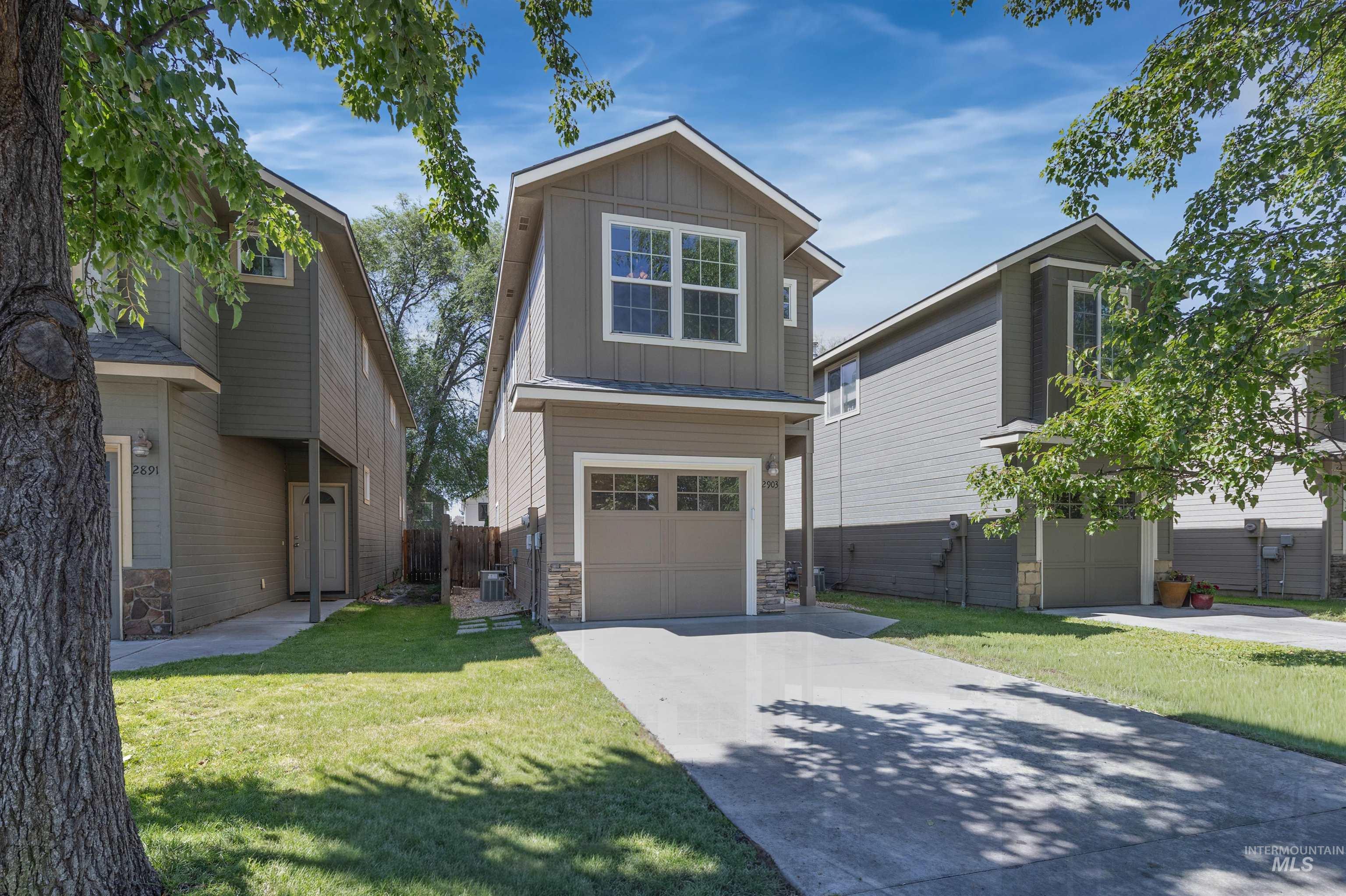 2903 W Lemhi, Boise, Idaho 83705, 3 Bedrooms, 2.5 Bathrooms, Residential For Sale, Price $425,000,MLS 98989763