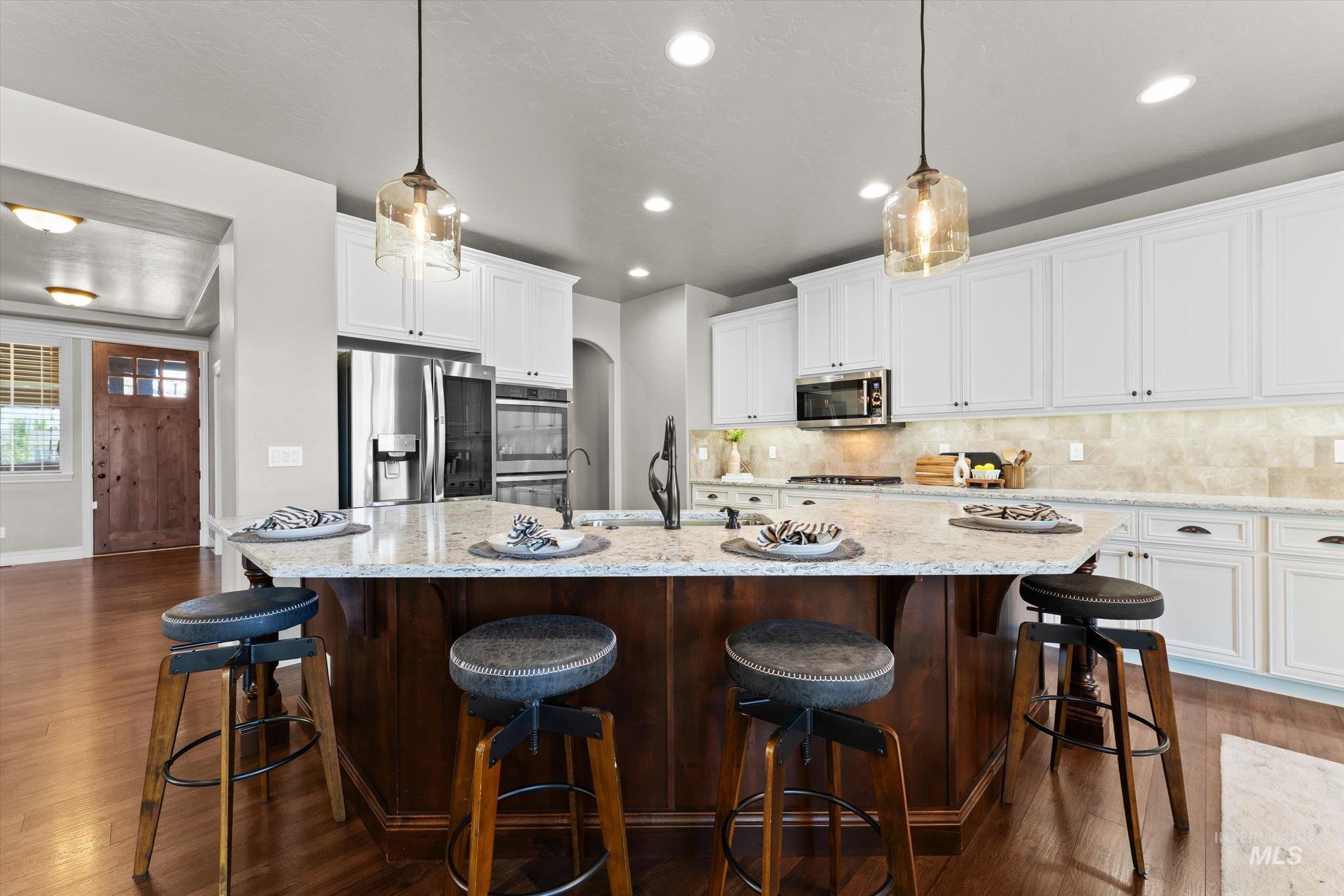 5440 W Rosslare, Eagle, Idaho 83616, 3 Bedrooms, 2.5 Bathrooms, Residential For Sale, Price $775,000, 98989764