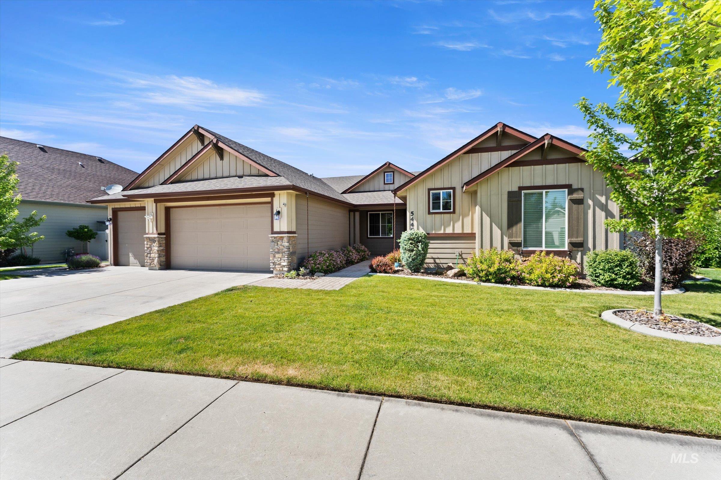 5440 W Rosslare, Eagle, Idaho 83616, 3 Bedrooms, 2.5 Bathrooms, Residential For Sale, Price $775,000, 98989764