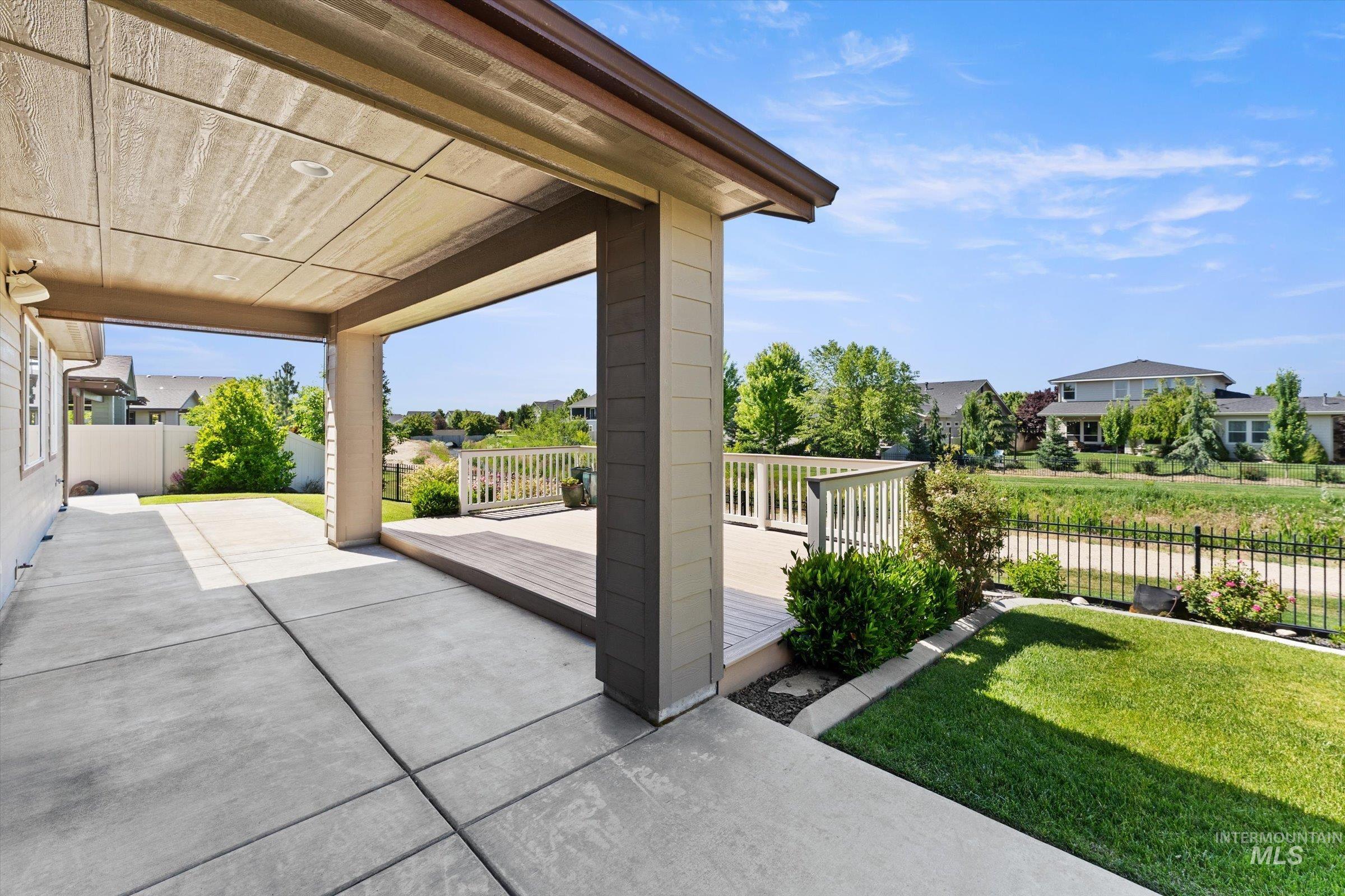 5440 W Rosslare, Eagle, Idaho 83616, 3 Bedrooms, 2.5 Bathrooms, Residential For Sale, Price $775,000, 98989764