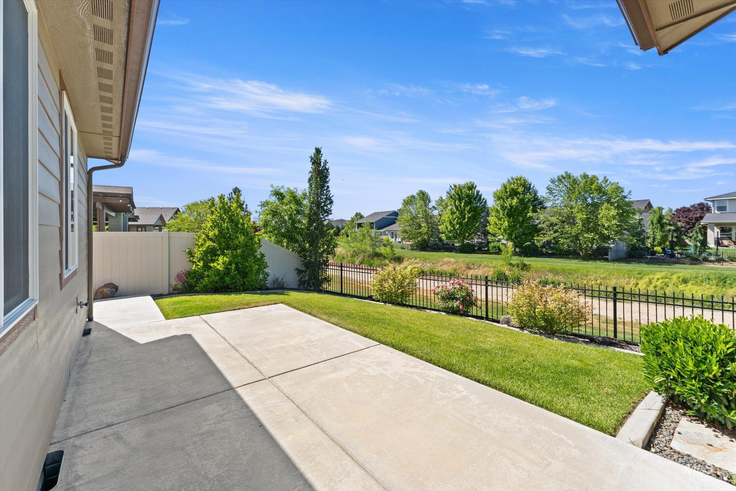 5440 W Rosslare, Eagle, Idaho 83616, 3 Bedrooms, 2.5 Bathrooms, Residential For Sale, Price $775,000, 98989764
