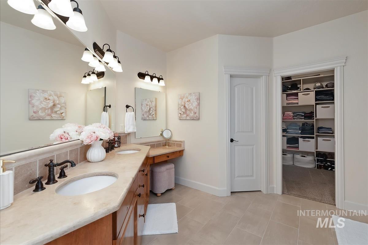 1112 E Kaibab Trail Dr, Meridian, Idaho 83646, 4 Bedrooms, 3 Bathrooms, Residential For Sale, Price $685,000, 98989765