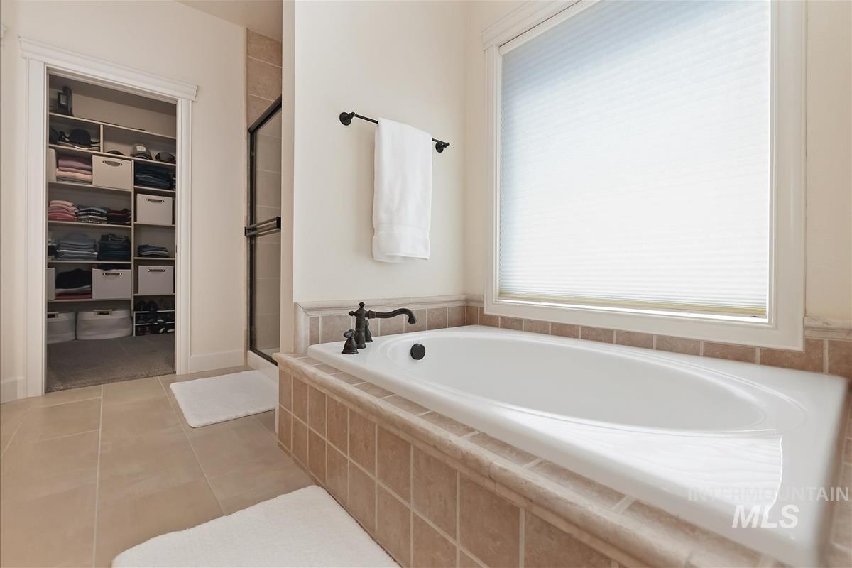 1112 E Kaibab Trail Dr, Meridian, Idaho 83646, 4 Bedrooms, 3 Bathrooms, Residential For Sale, Price $685,000, 98989765