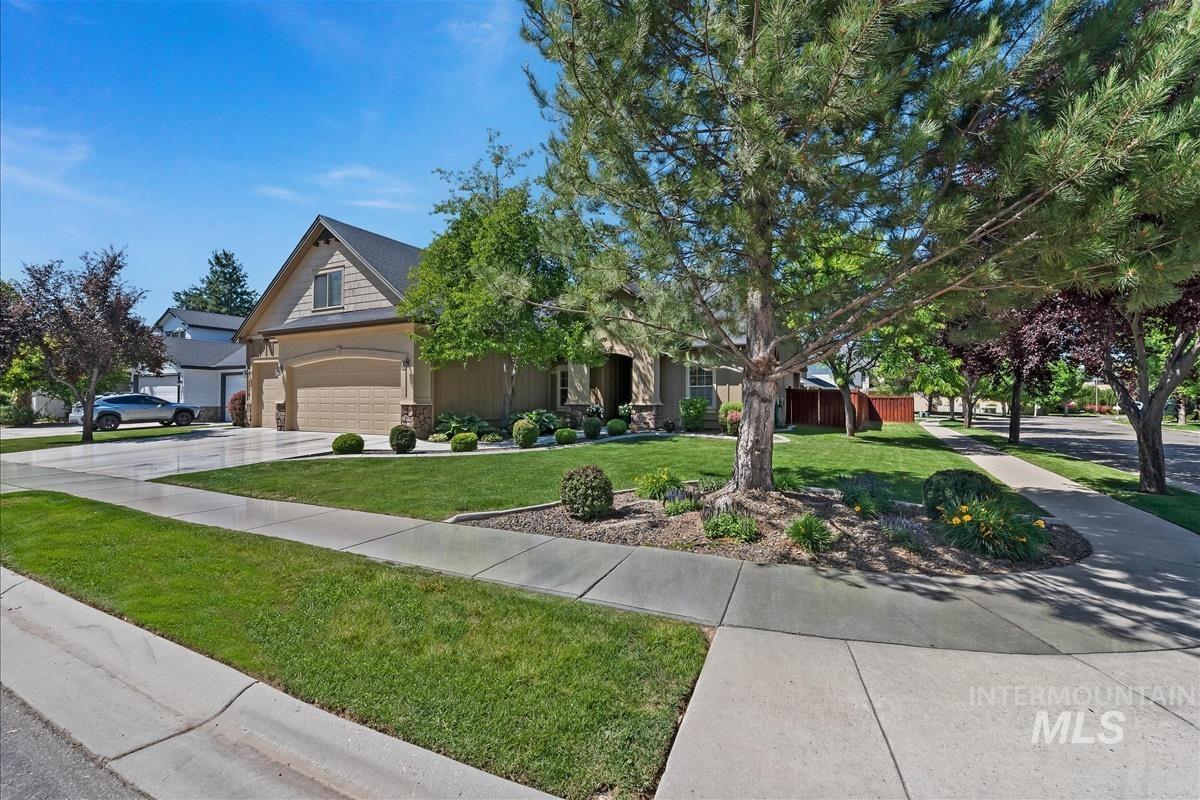 1112 E Kaibab Trail Dr, Meridian, Idaho 83646, 4 Bedrooms, 3 Bathrooms, Residential For Sale, Price $685,000, 98989765