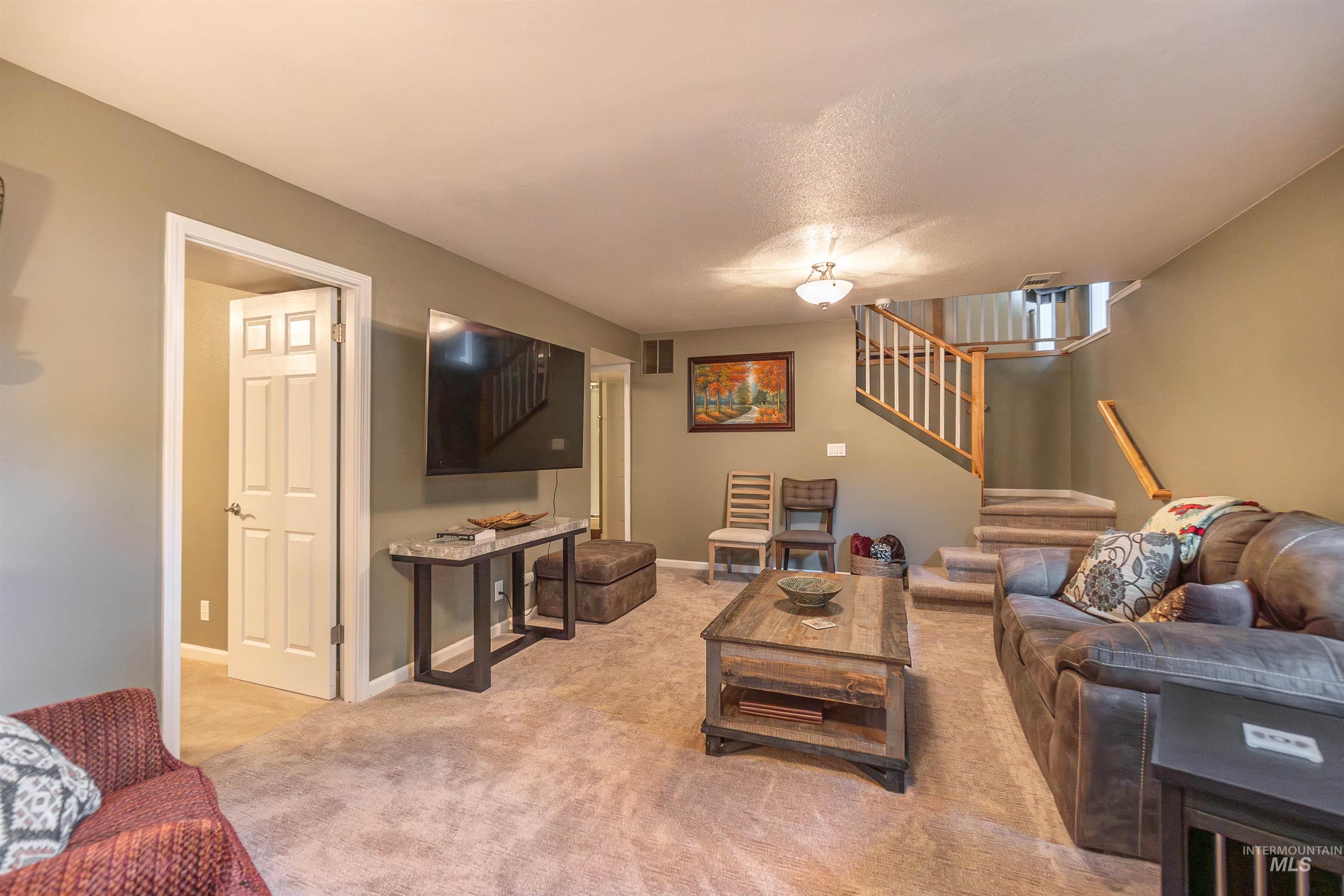 910 N Plateau Ave, Caldwell, Idaho 83605, 5 Bedrooms, 3 Bathrooms, Residential For Sale, Price $625,000, 98989766