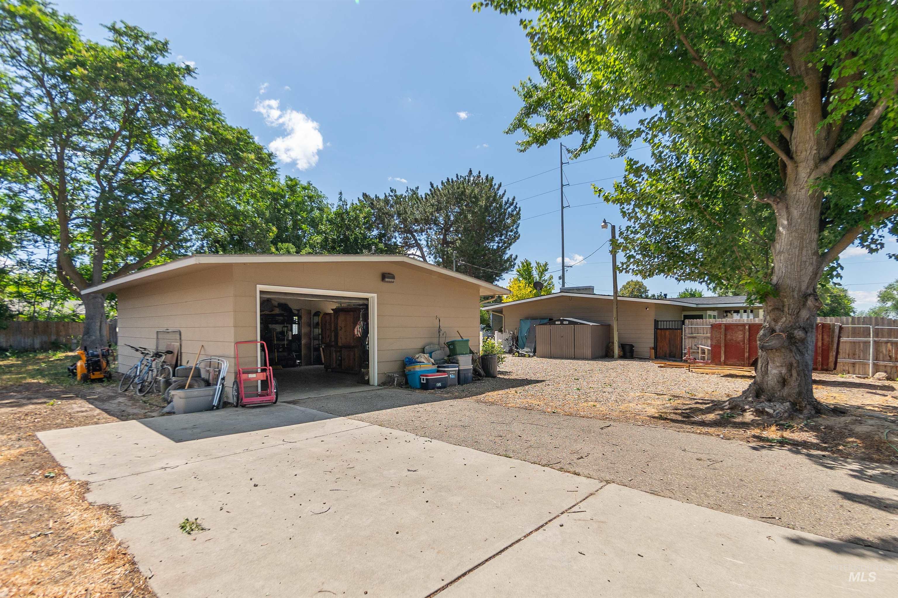 910 N Plateau Ave, Caldwell, Idaho 83605, 5 Bedrooms, 3 Bathrooms, Residential For Sale, Price $625,000, 98989766